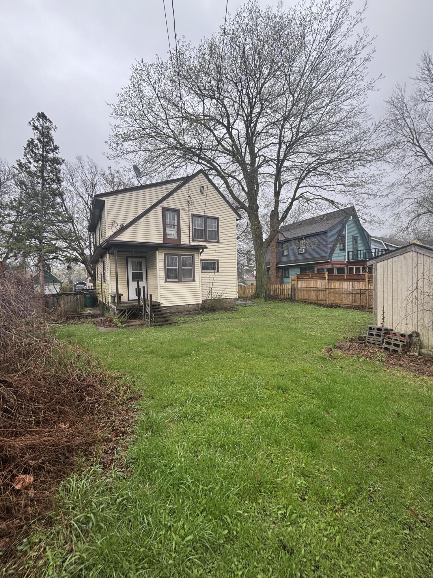 745 Durant Street Property Photo 5