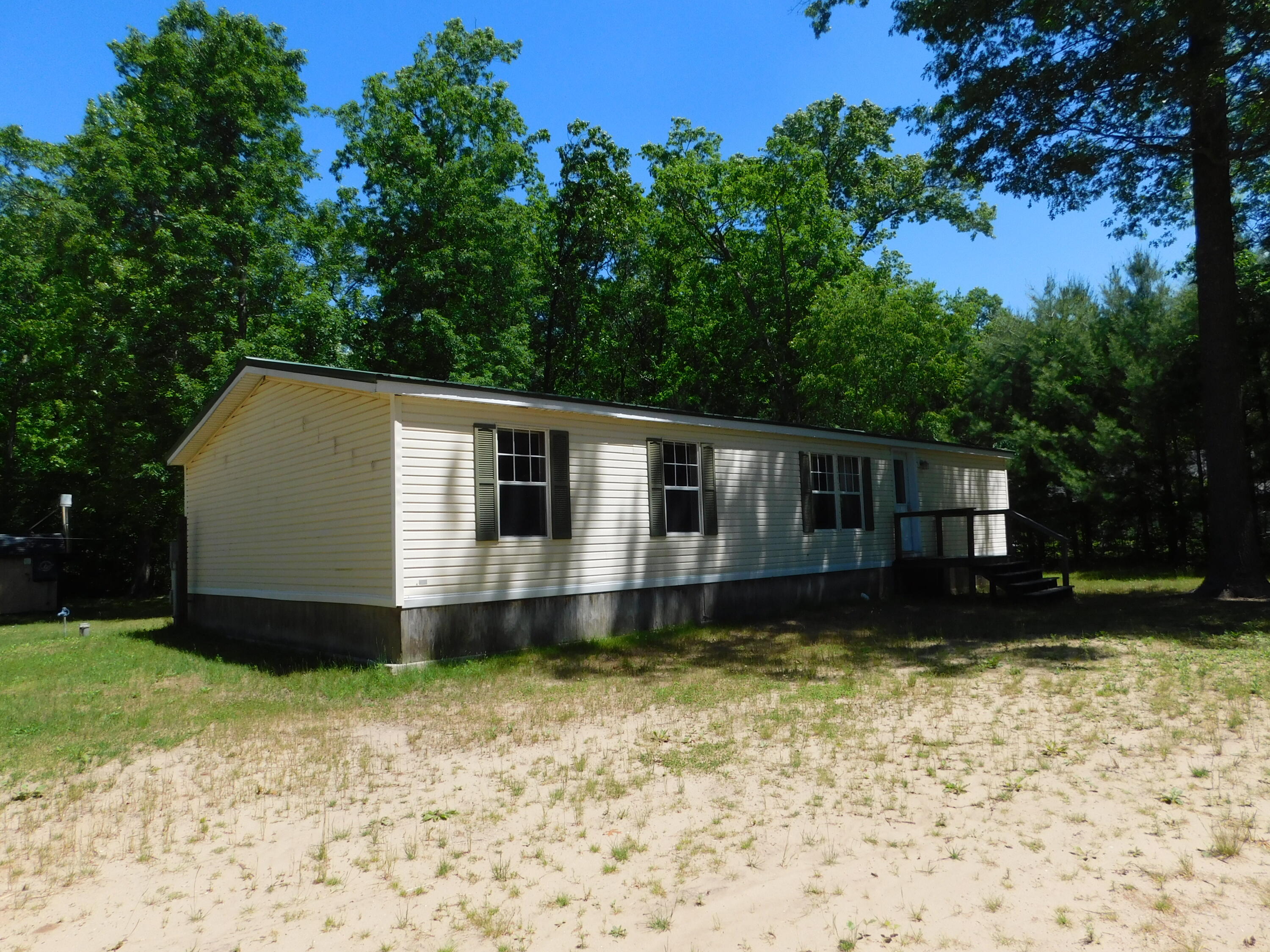 647 N Hart Road Property Photo 2