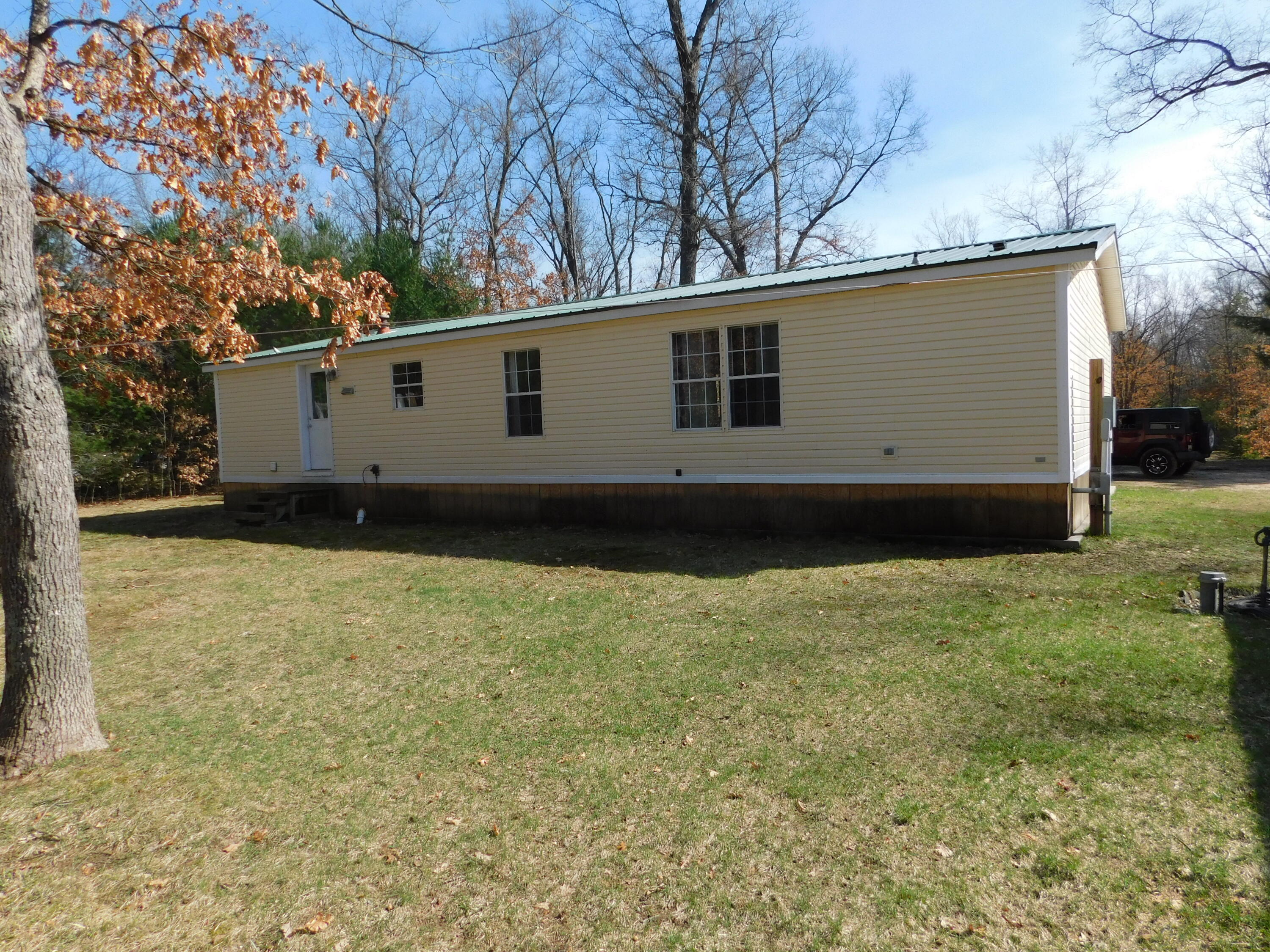 647 N Hart Road Property Photo 5