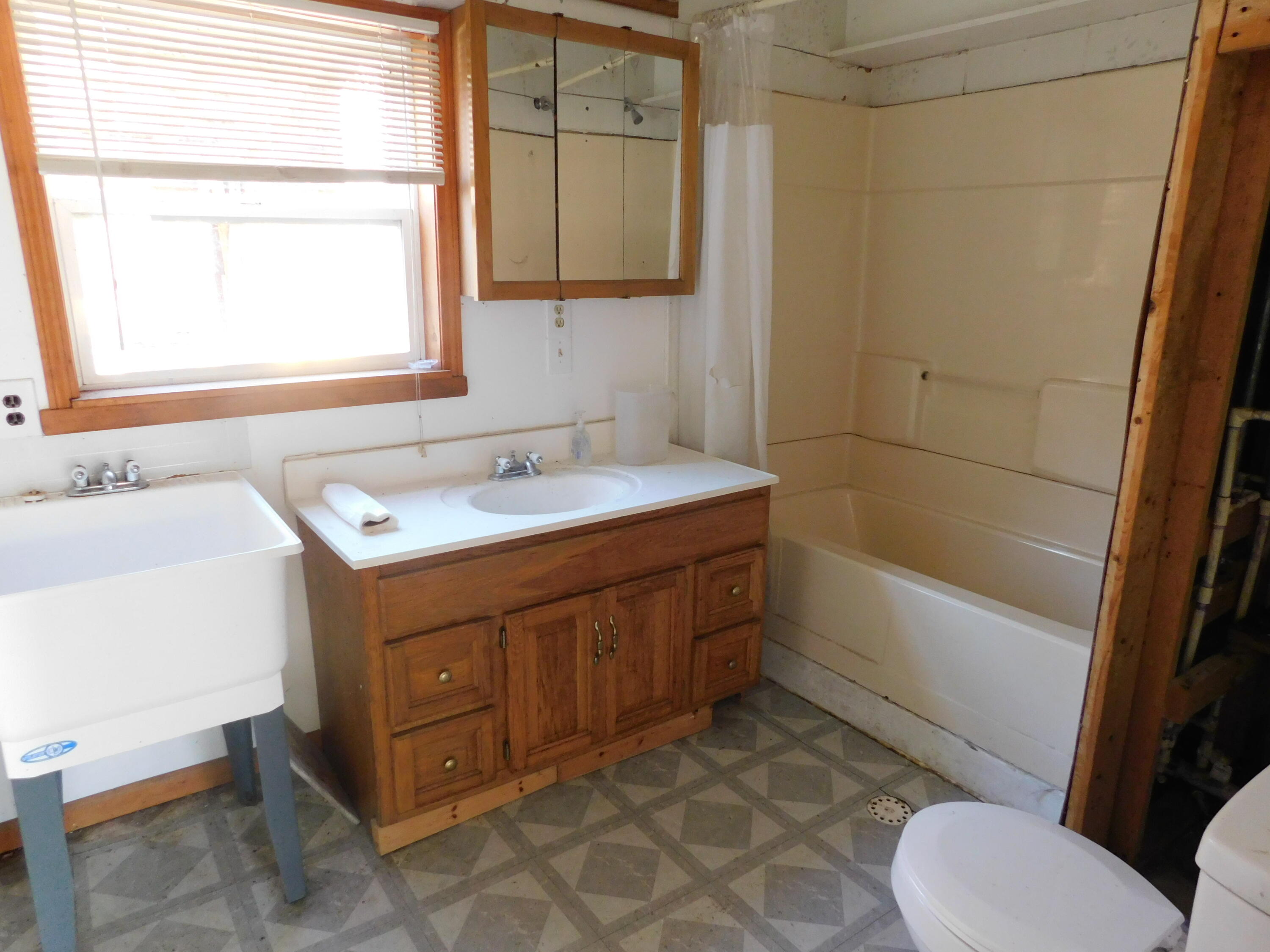 647 N Hart Road Property Photo 12
