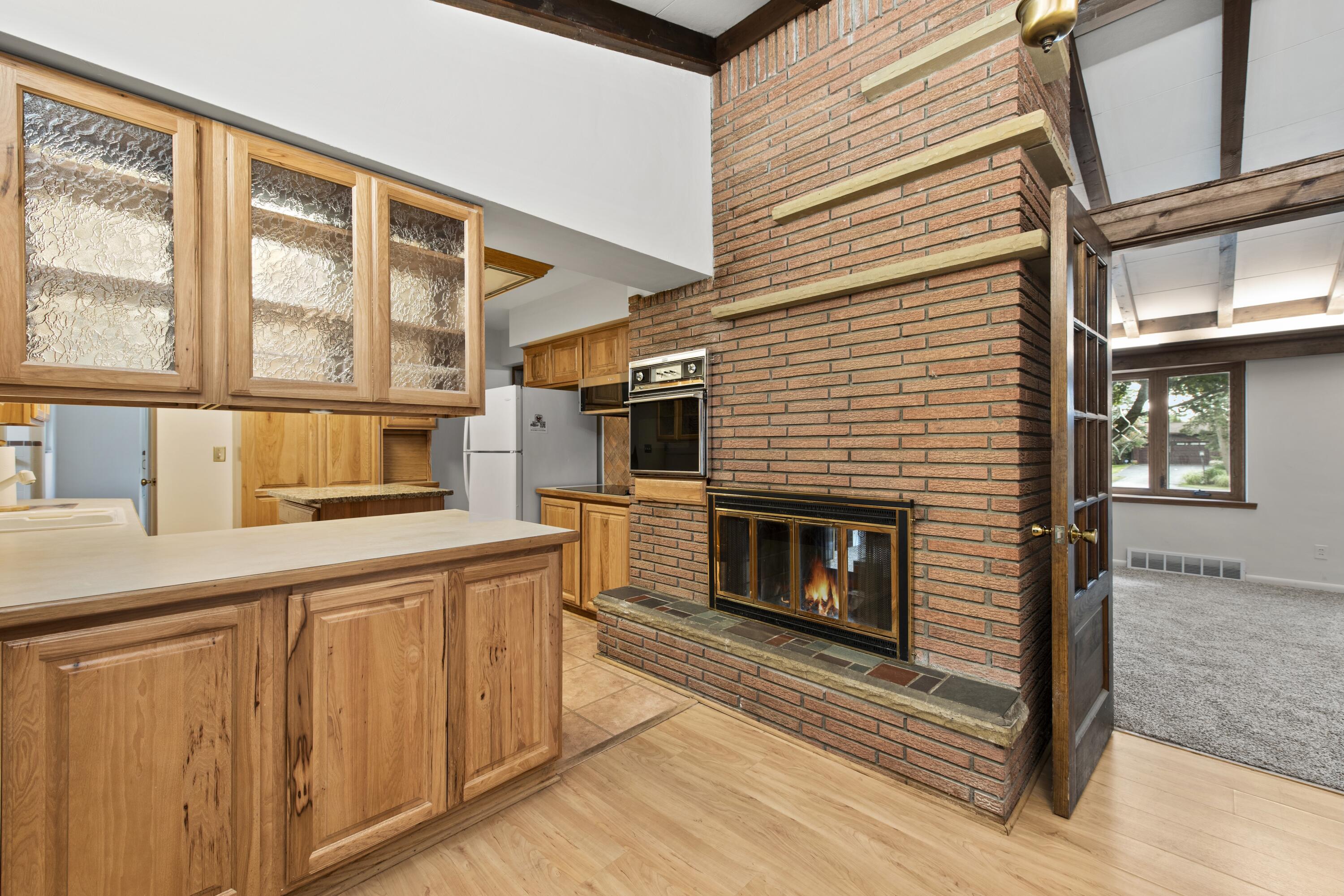 219 Ottawa Drive Property Photo 4