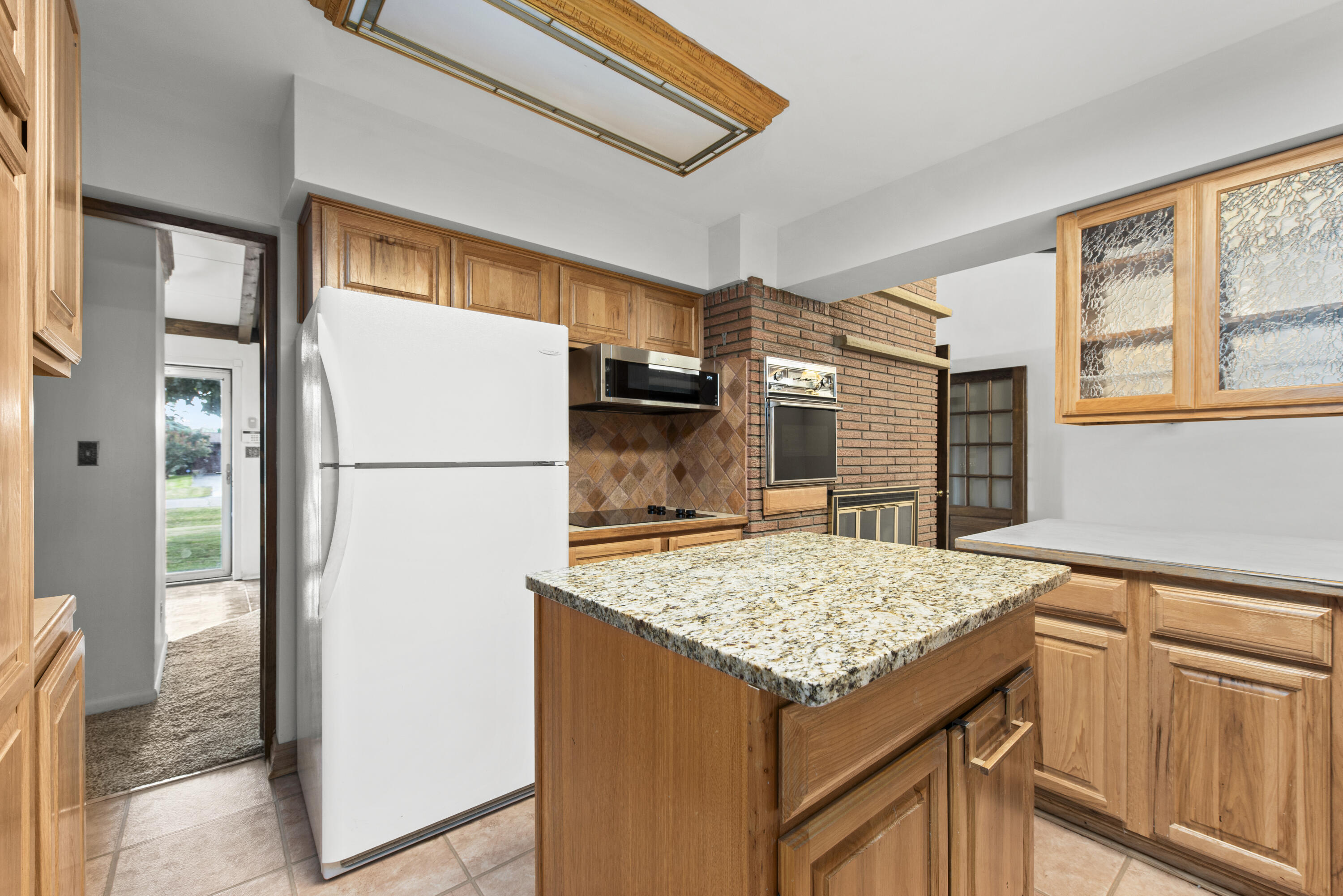 219 Ottawa Drive Property Photo 6