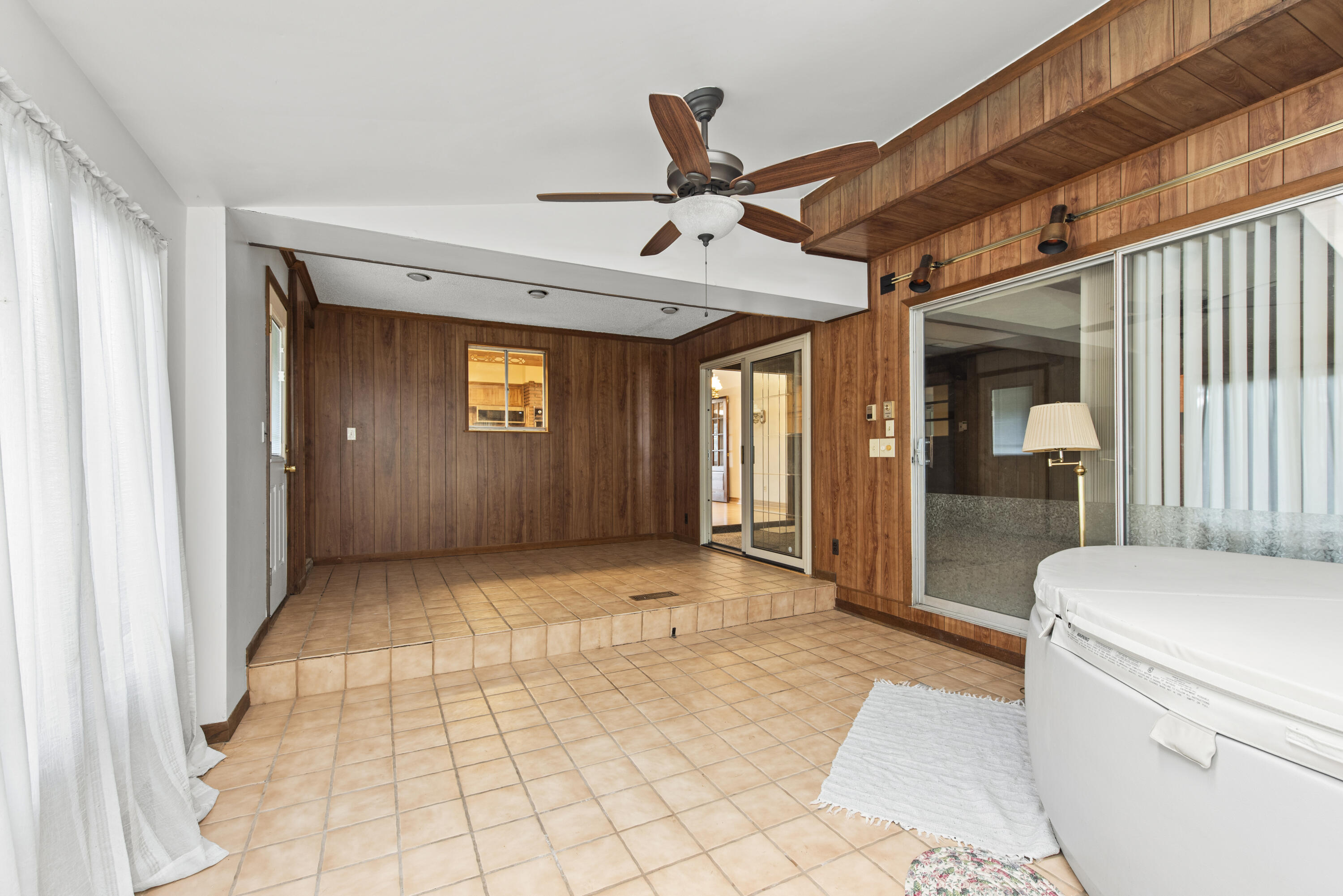 219 Ottawa Drive Property Photo 11