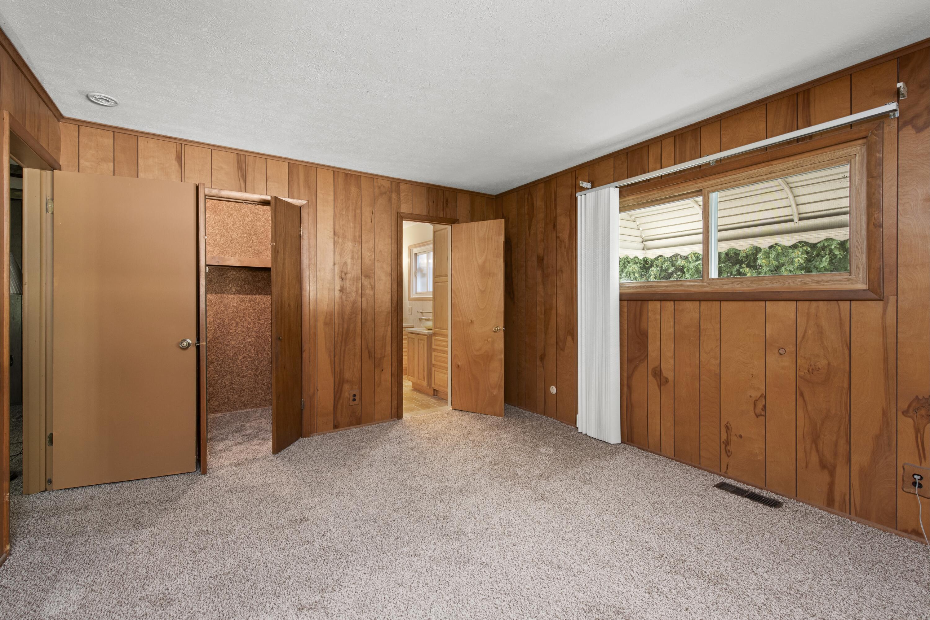 219 Ottawa Drive Property Photo 12