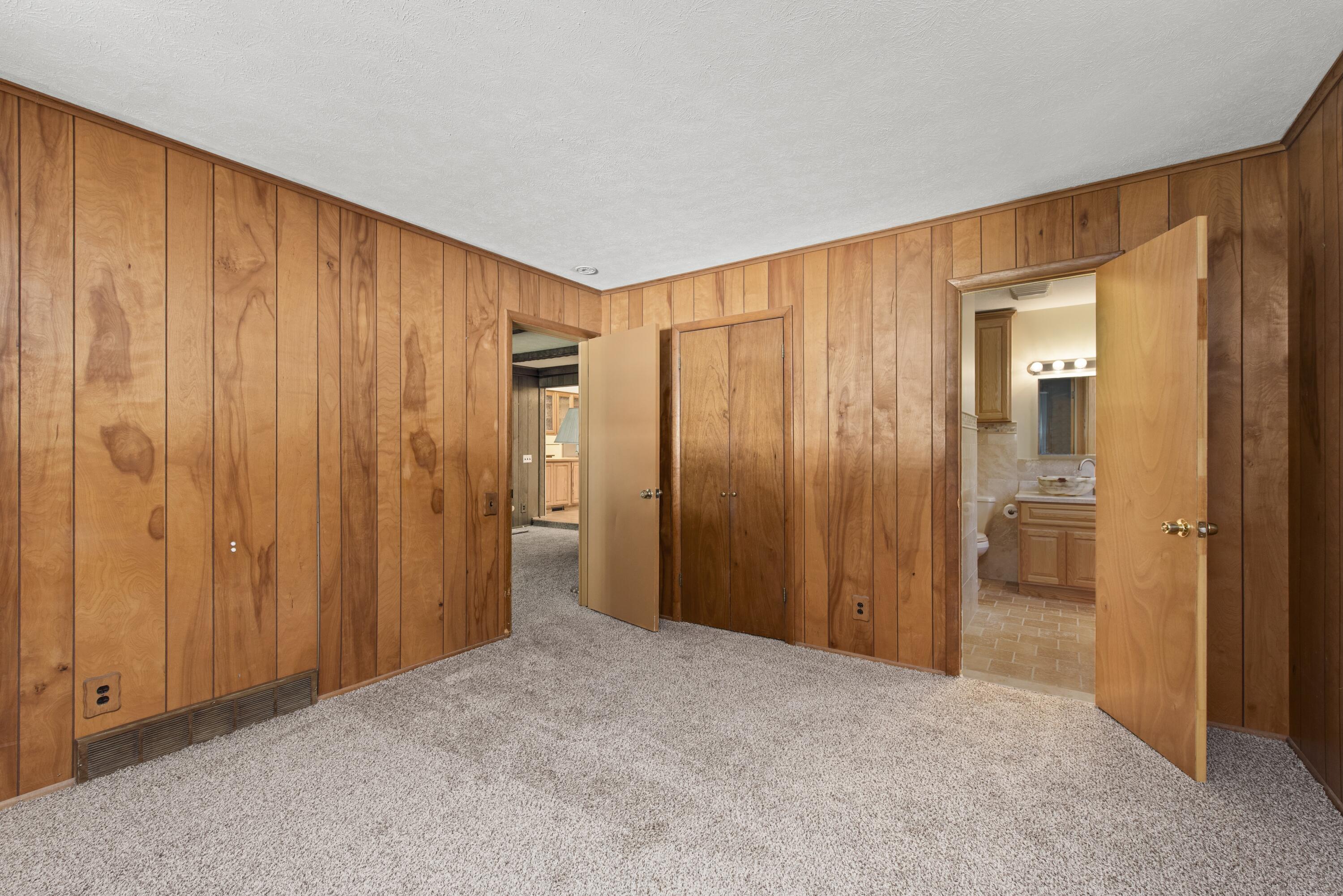 219 Ottawa Drive Property Photo 13