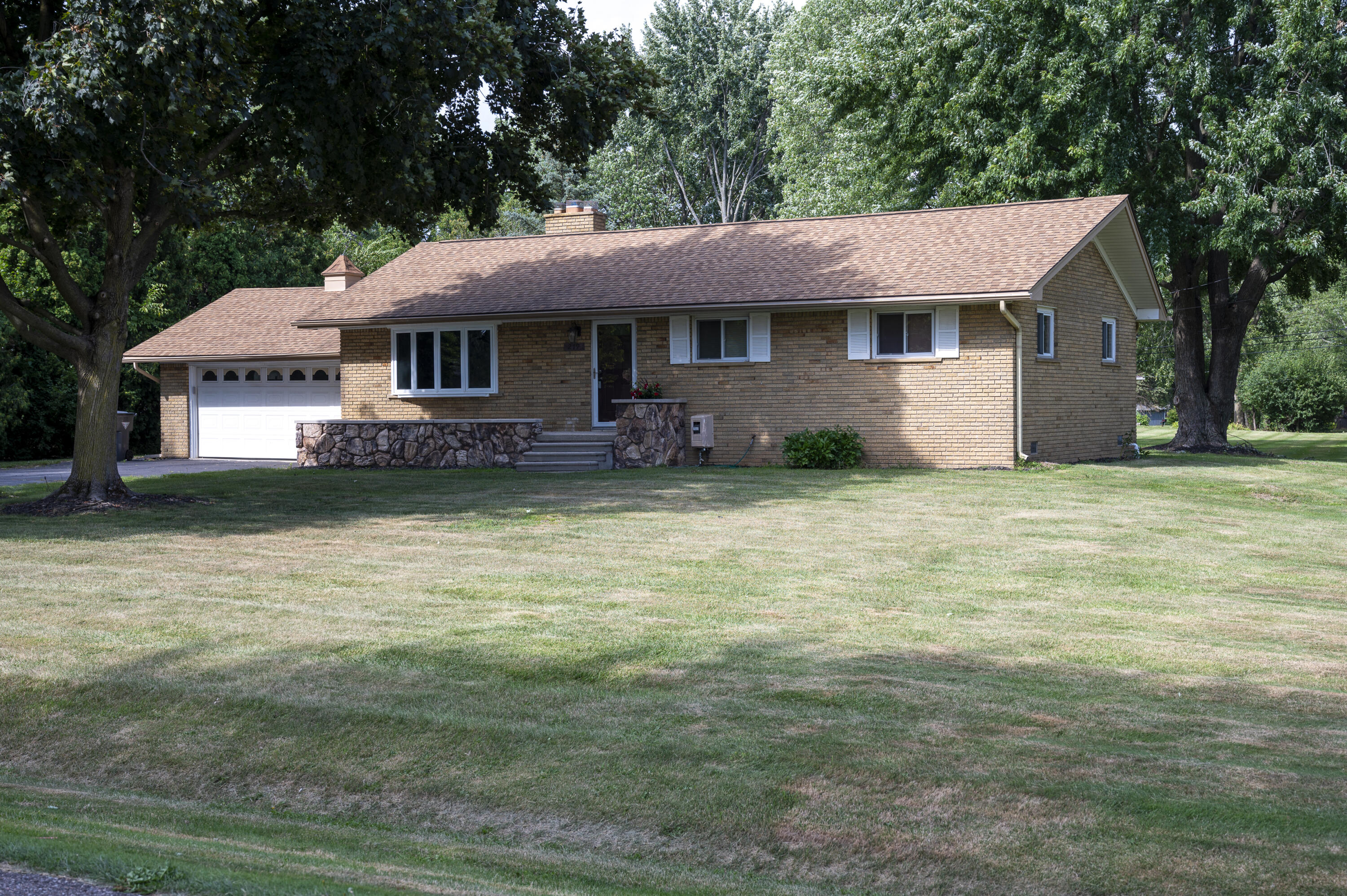 219 Ottawa Drive Property Photo 29