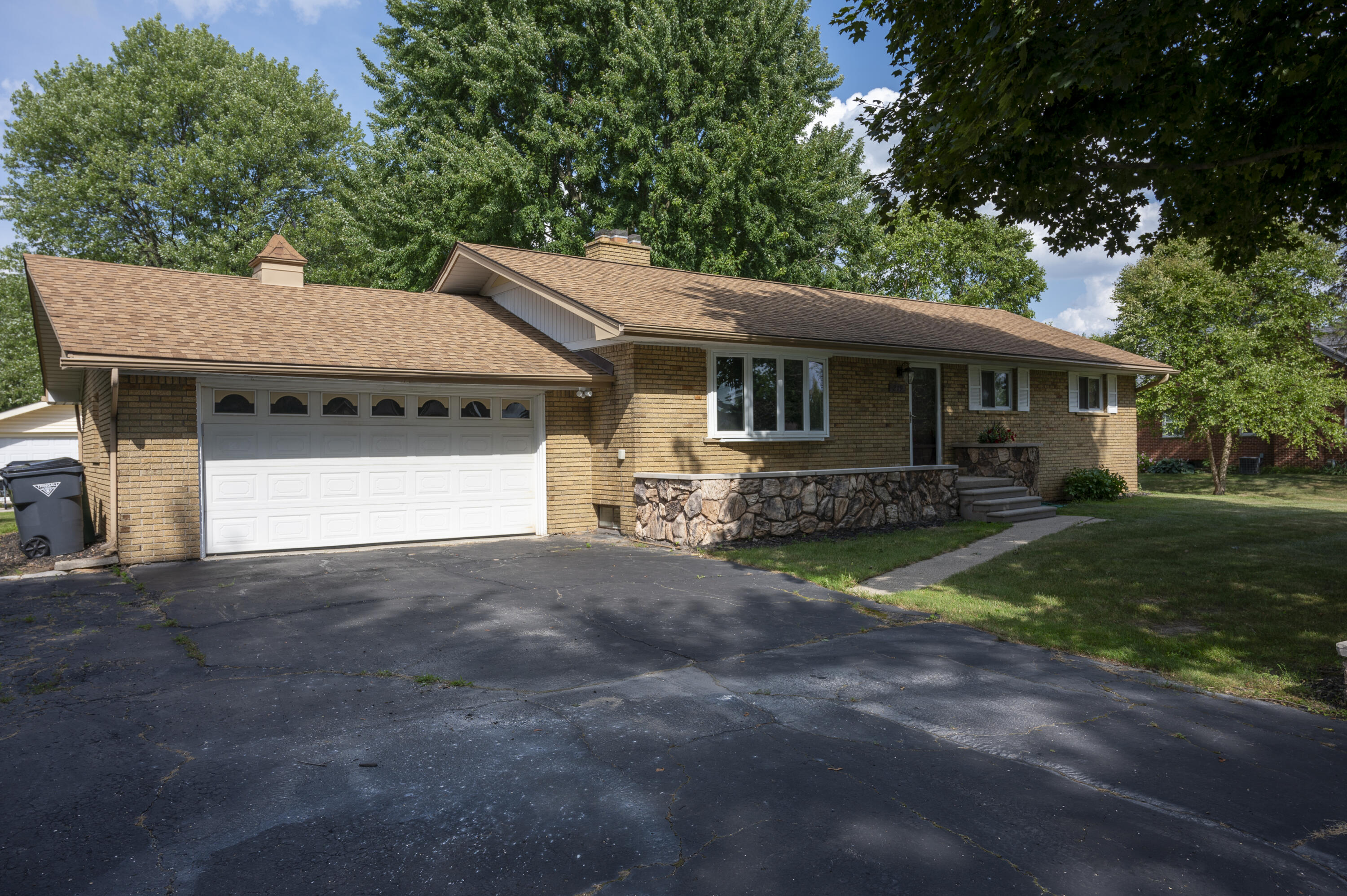 219 Ottawa Drive Property Photo 33