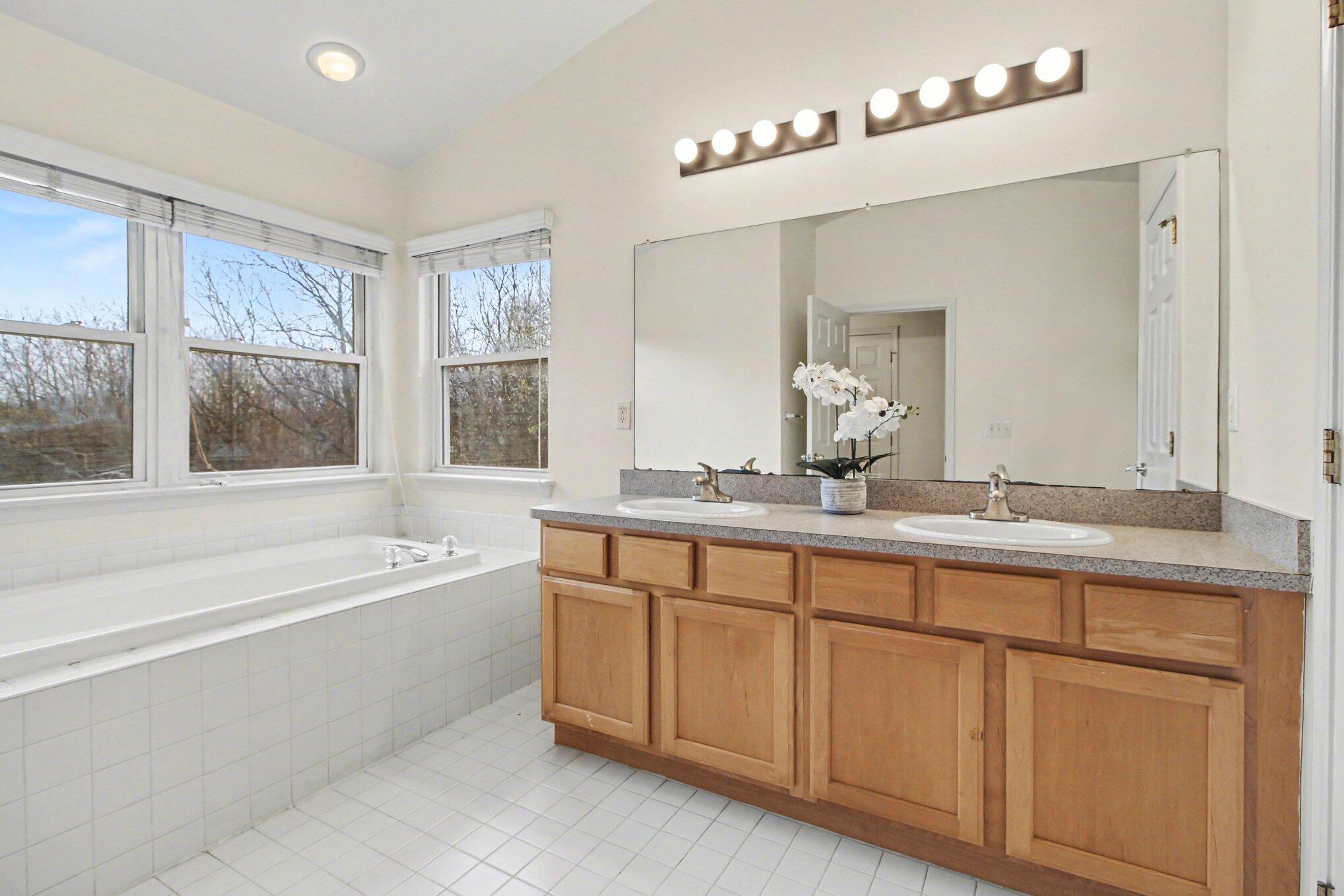 1411 N Bay Drive Property Photo 16