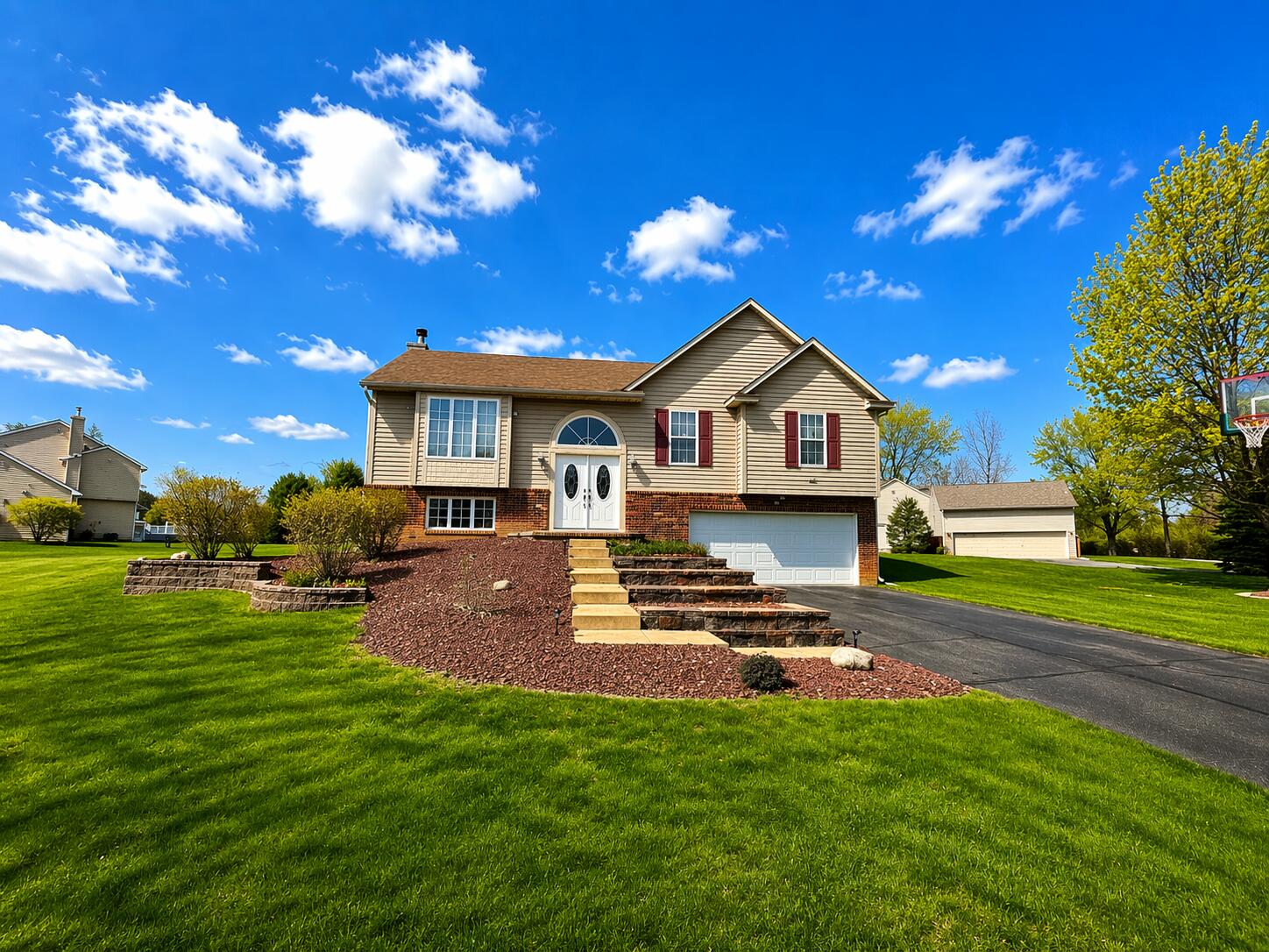 11437 Saddlebrook Circle