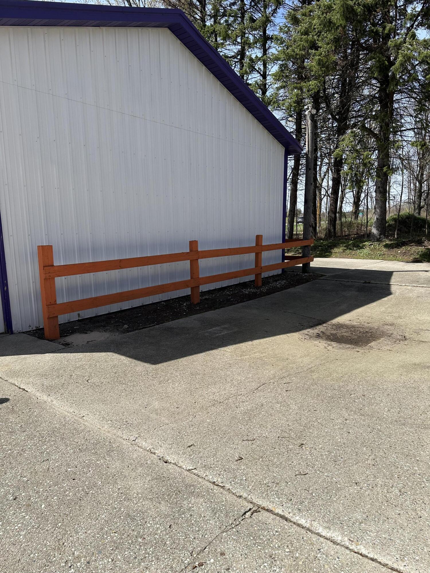 556 N State Property Photo 3