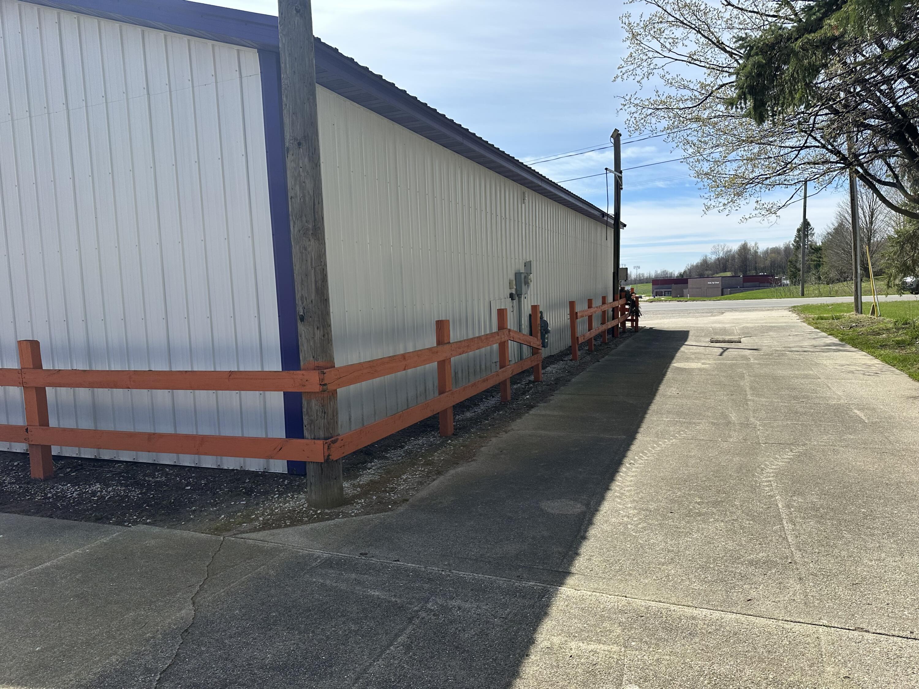 556 N State Property Photo 4
