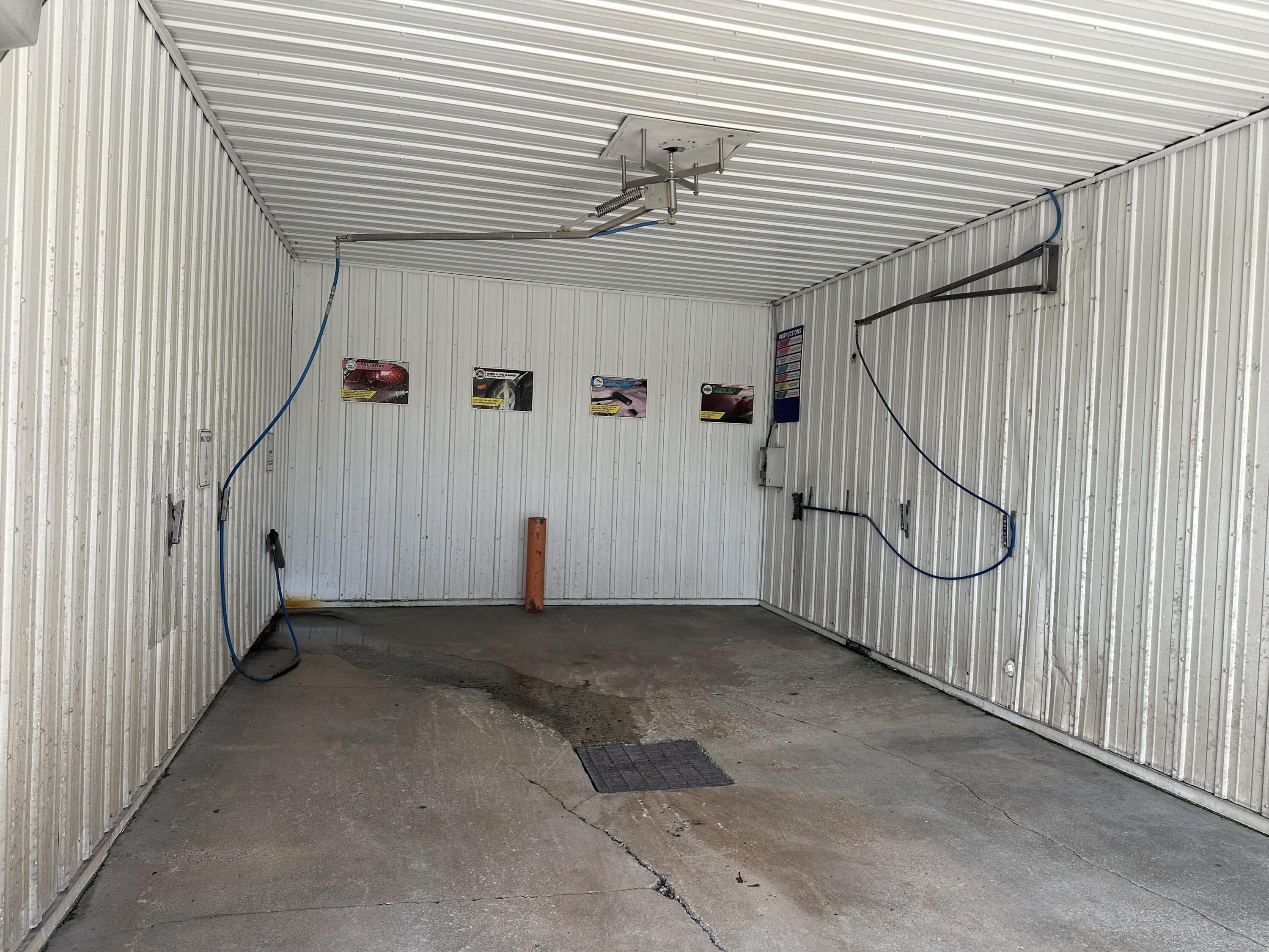 556 N State Property Photo 6