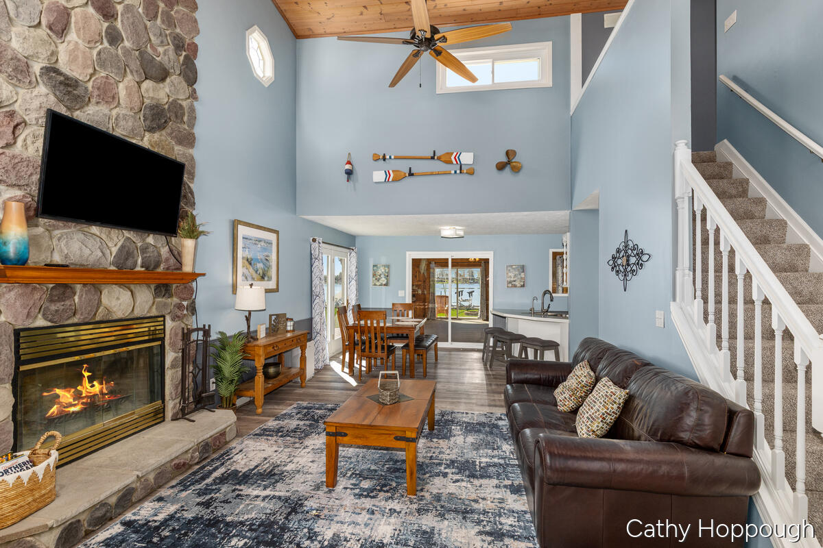 229 Ivason Drive Property Photo 6