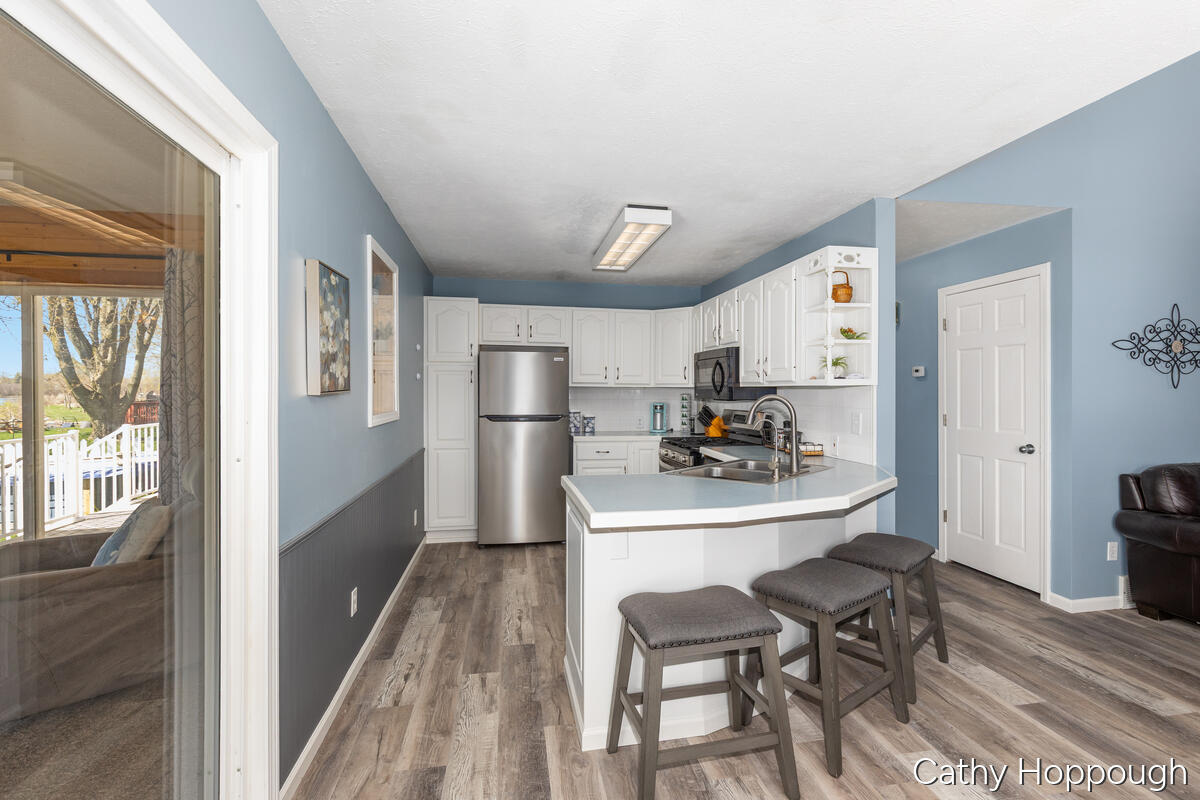 229 Ivason Drive Property Photo 9