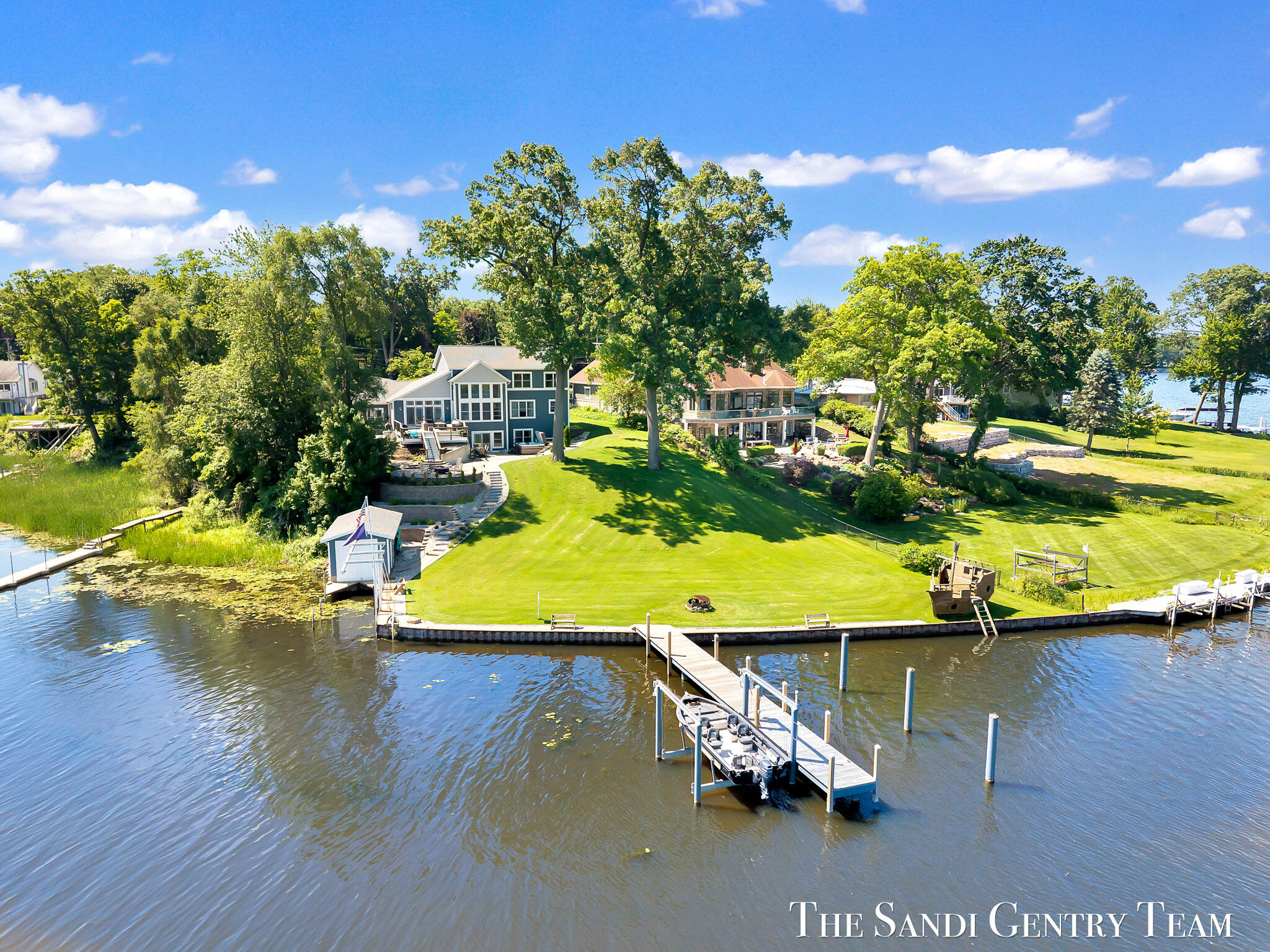 7 Circle Drive Property Photo 1