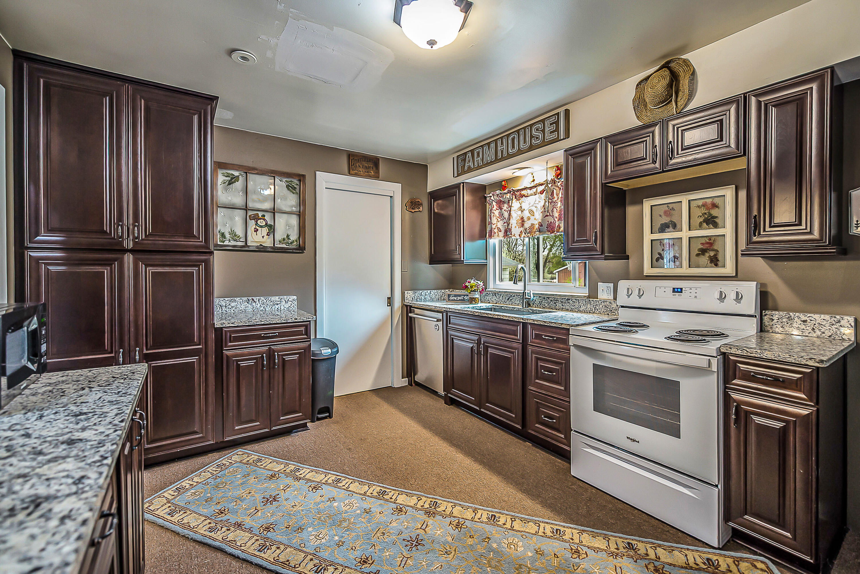 8415 Huron River Drive Property Photo 6