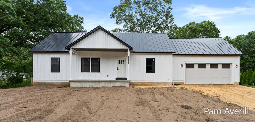 2336 Macarthur Road Property Photo 1