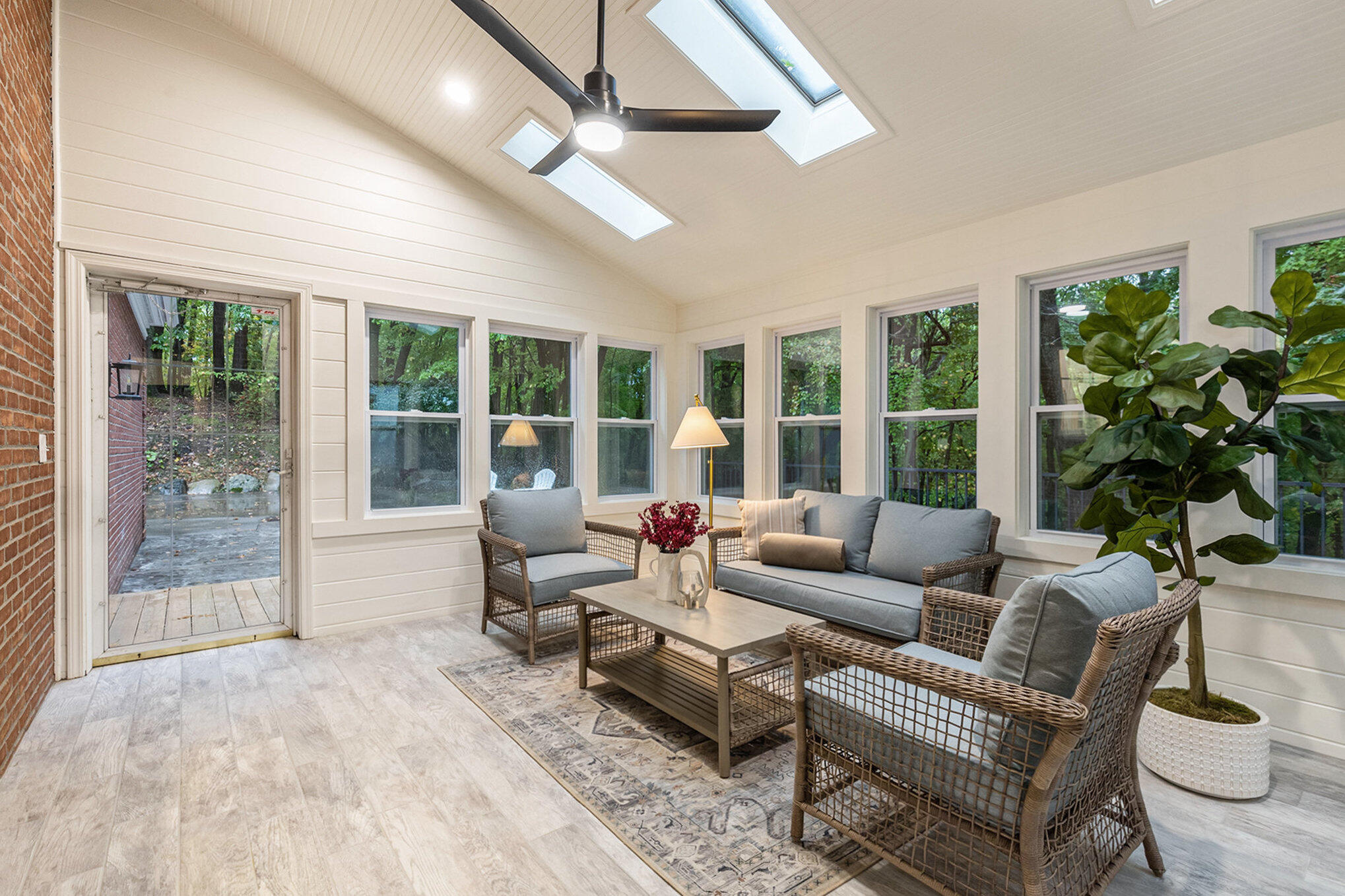 1233 Ballybunion Court Se Property Photo 8