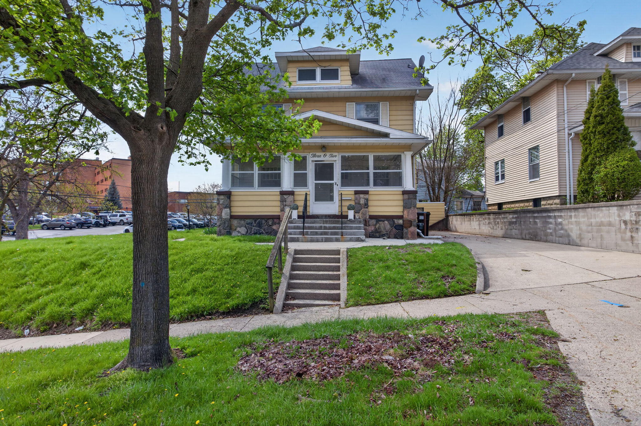 302 Ellery Avenue Property Photo 1