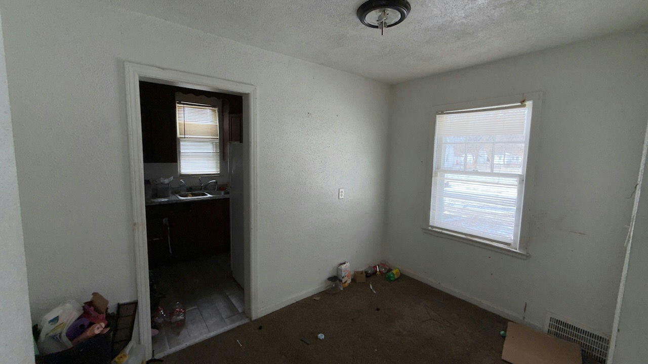 12140 Wayburn Street Property Photo 9