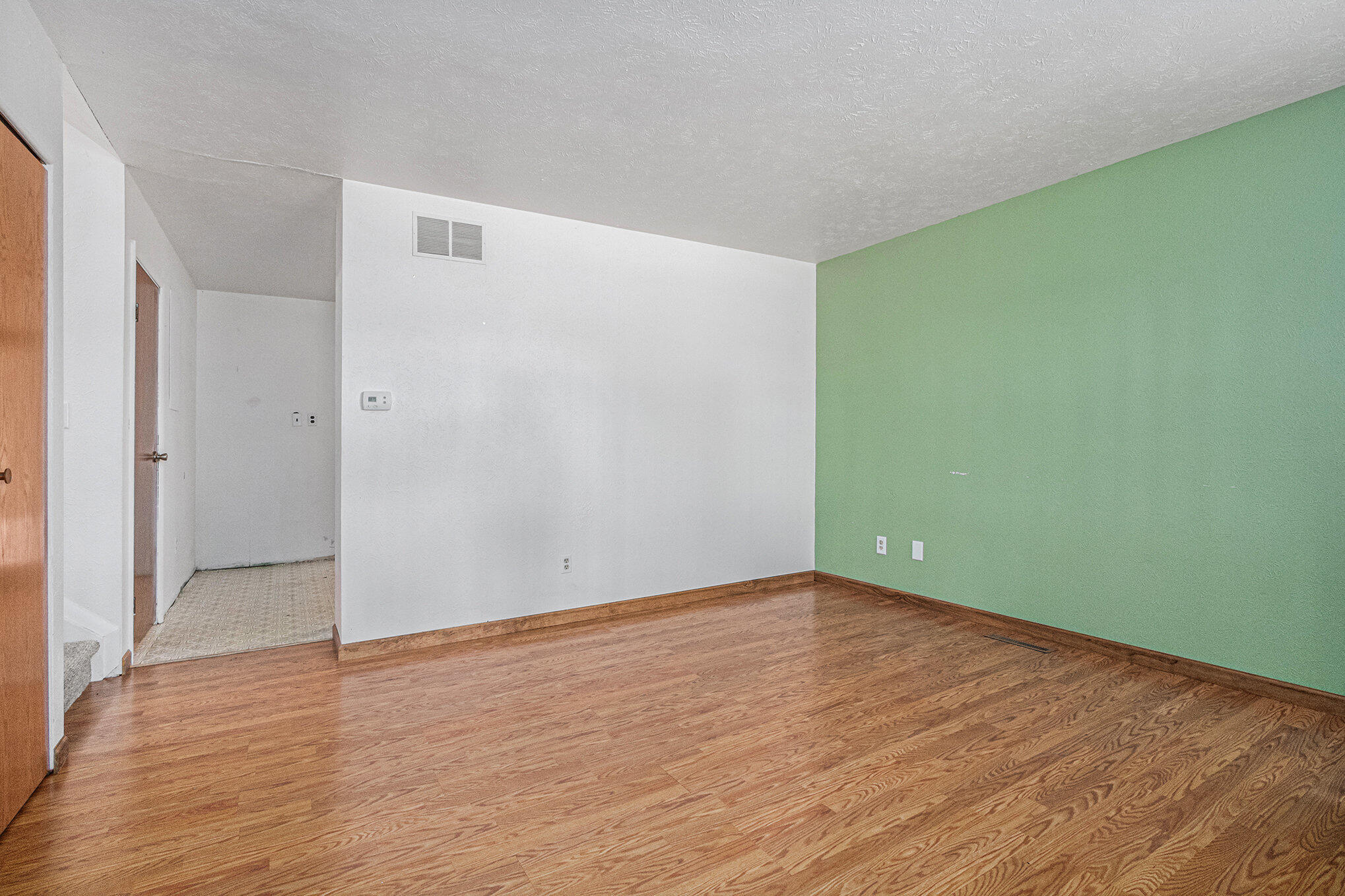 4935 Curran Road Property Photo 3
