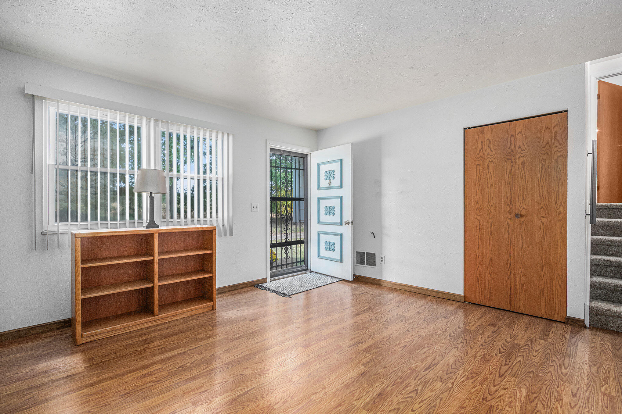 4935 Curran Road Property Photo 4