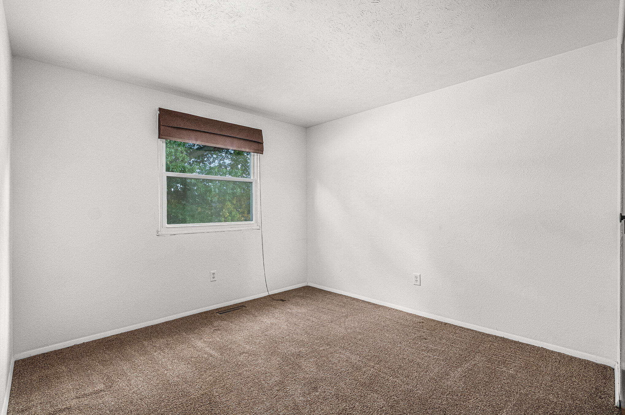 4935 Curran Road Property Photo 7