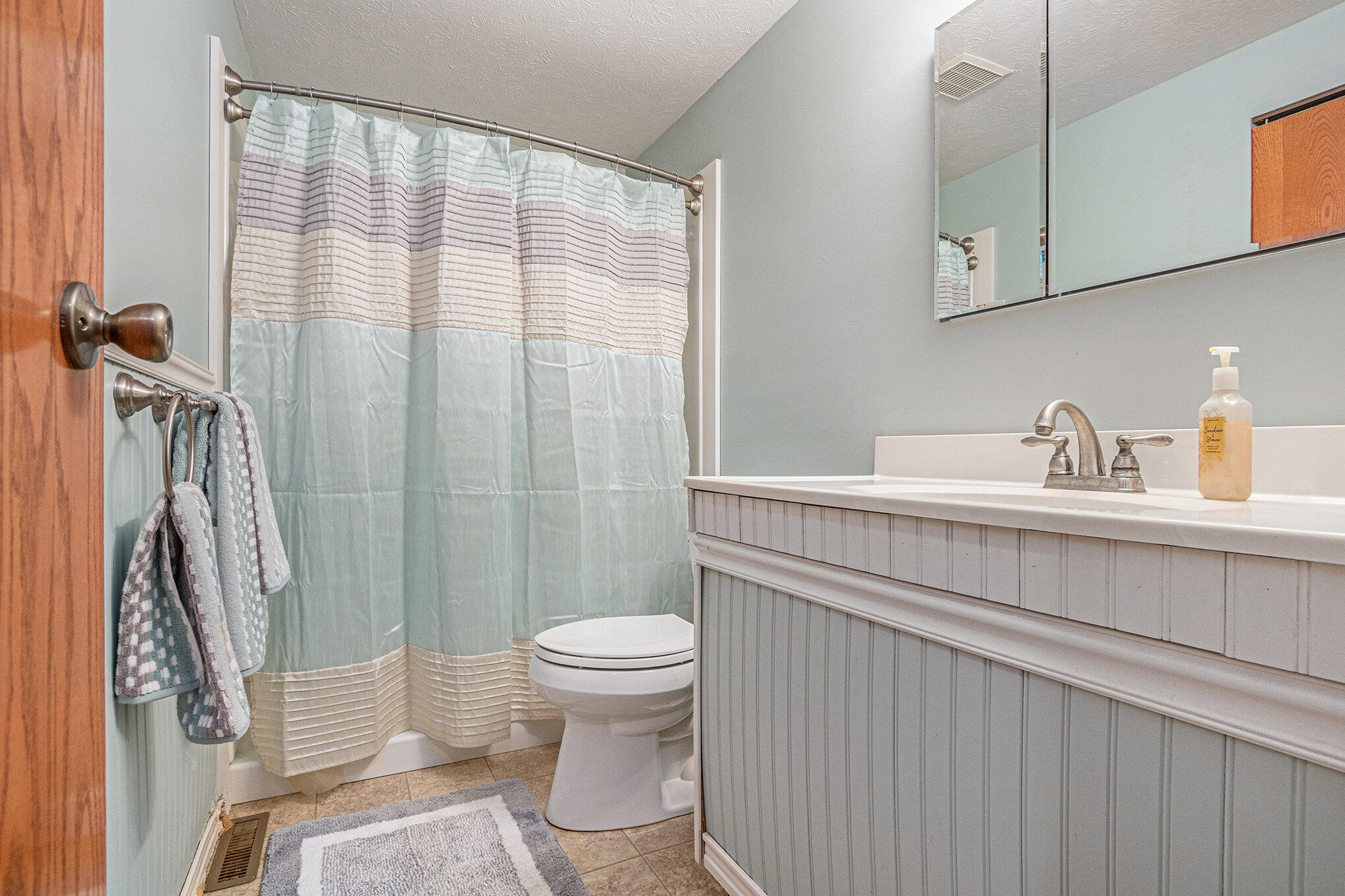 4935 Curran Road Property Photo 10