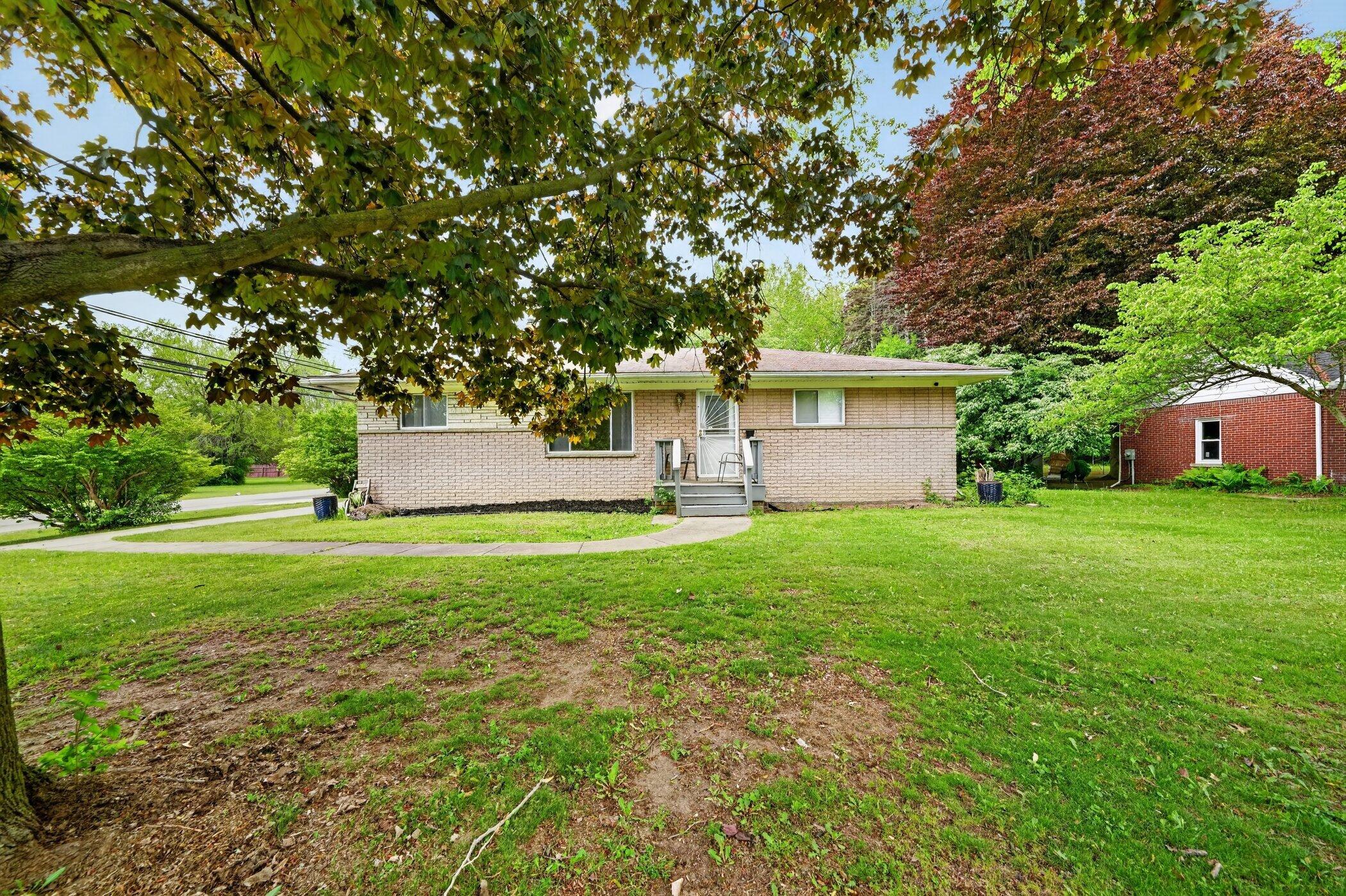 23100 Mapleridge Drive Property Photo 1