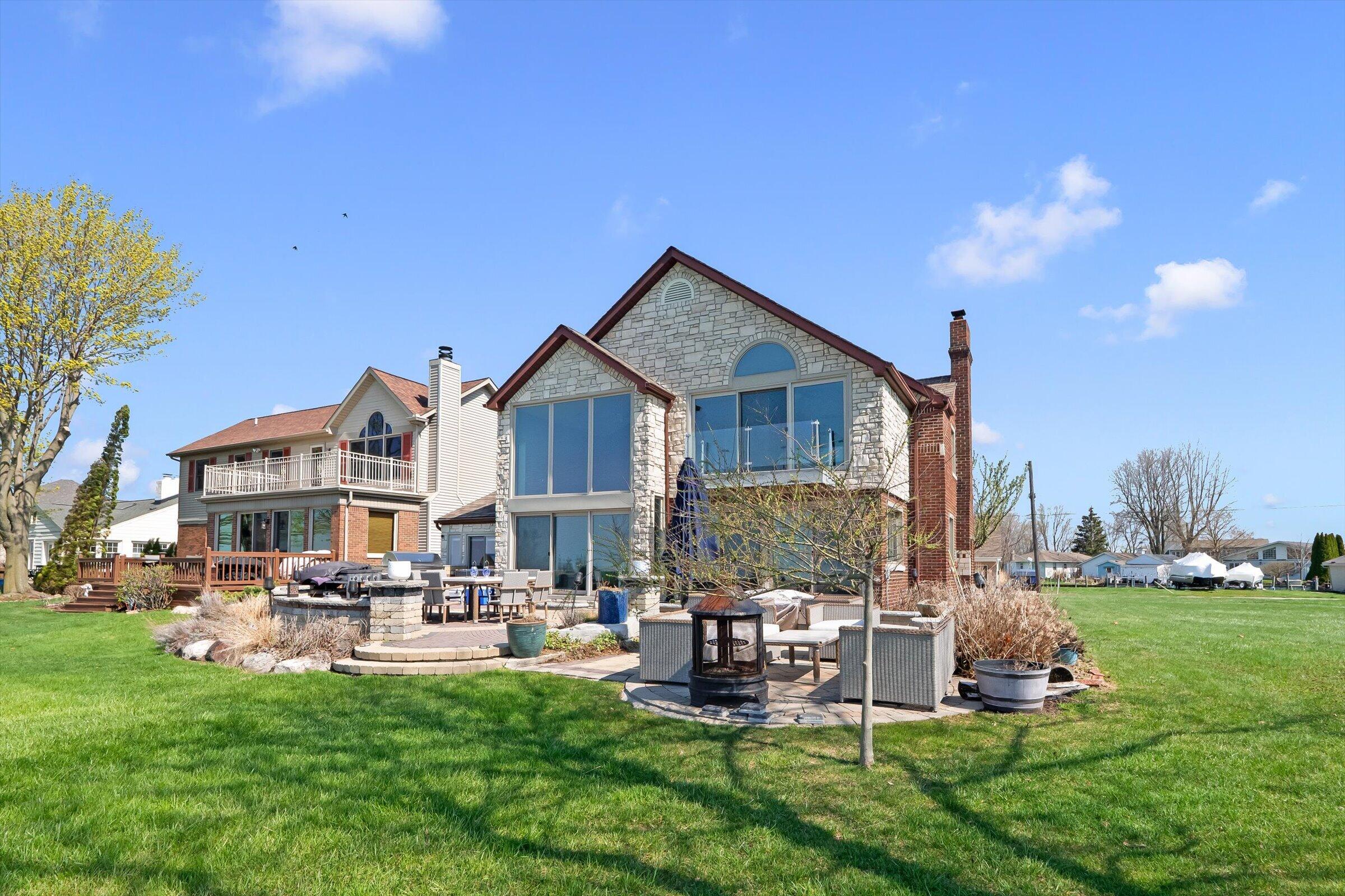 8115 Colony Drive Property Photo 1