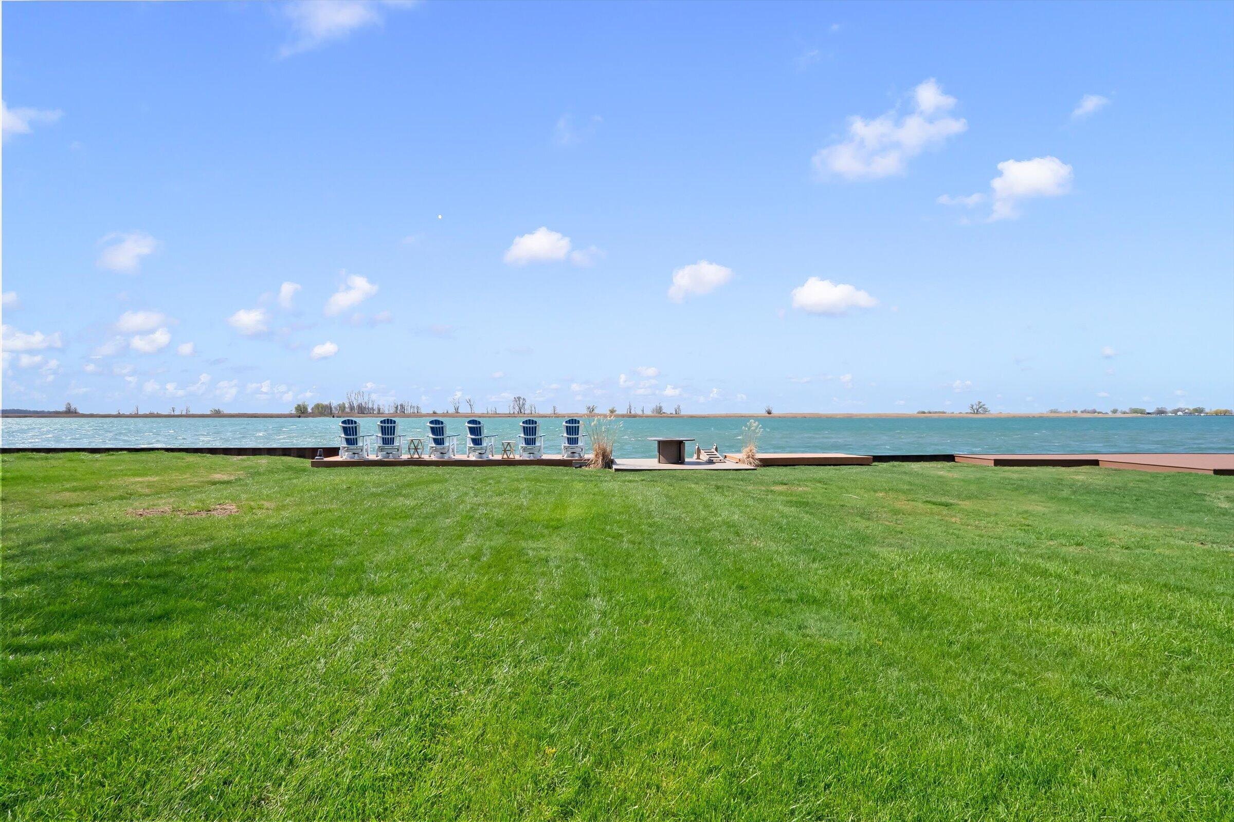 8115 Colony Drive Property Photo 6
