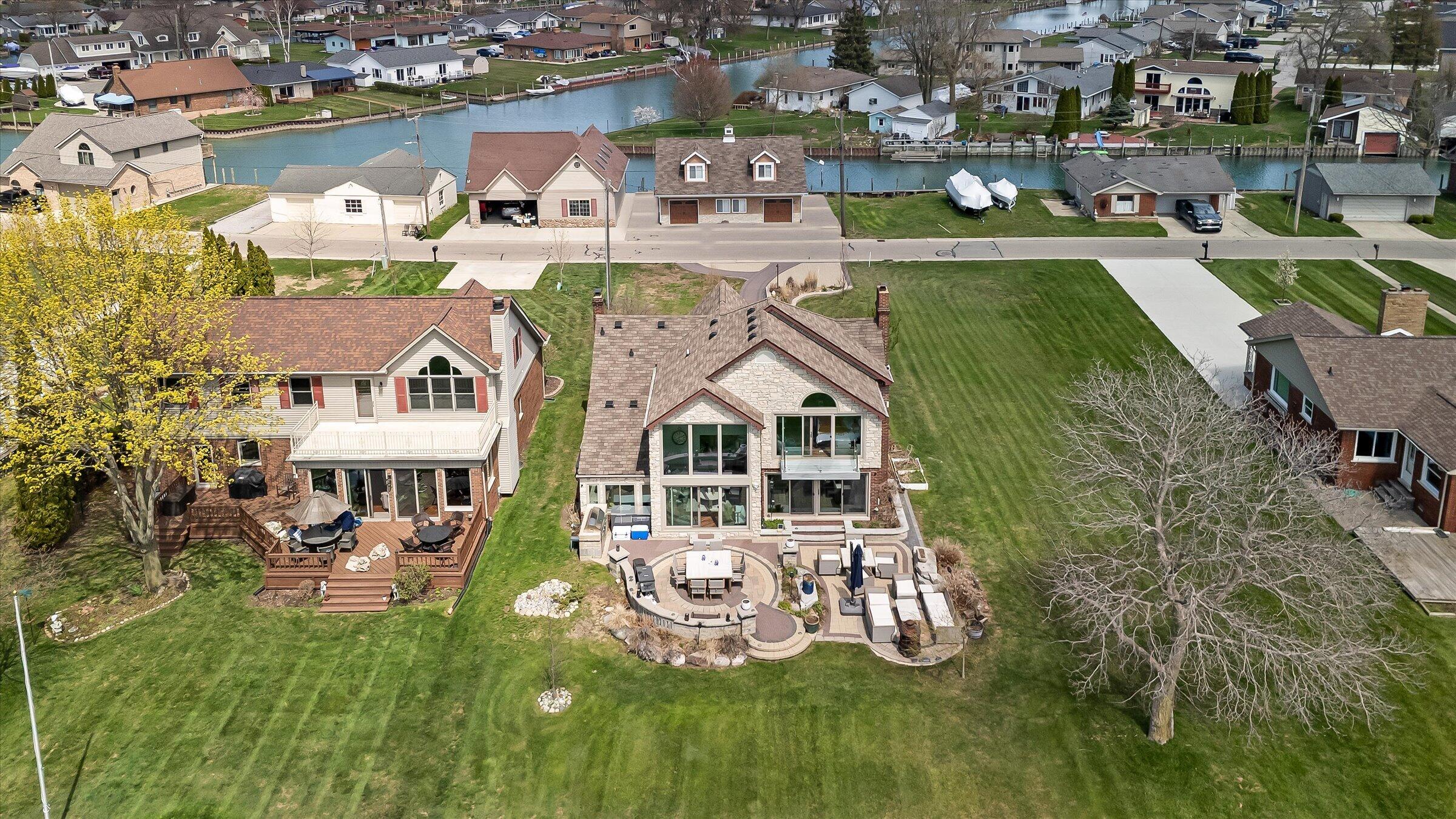 8115 Colony Drive Property Photo 8