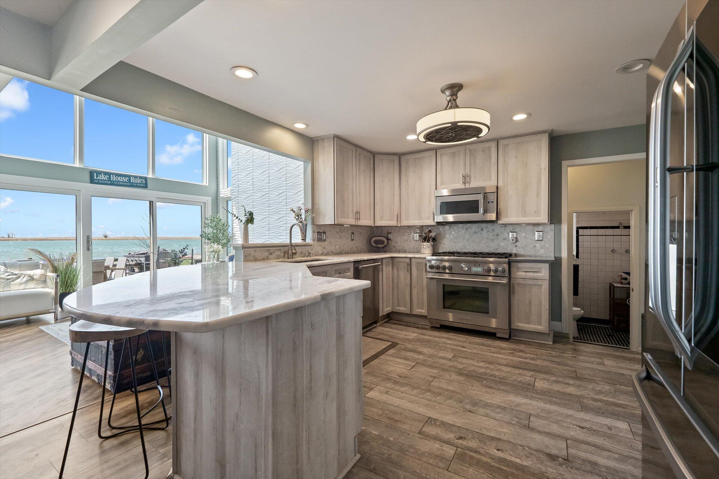 8115 Colony Drive Property Photo 15