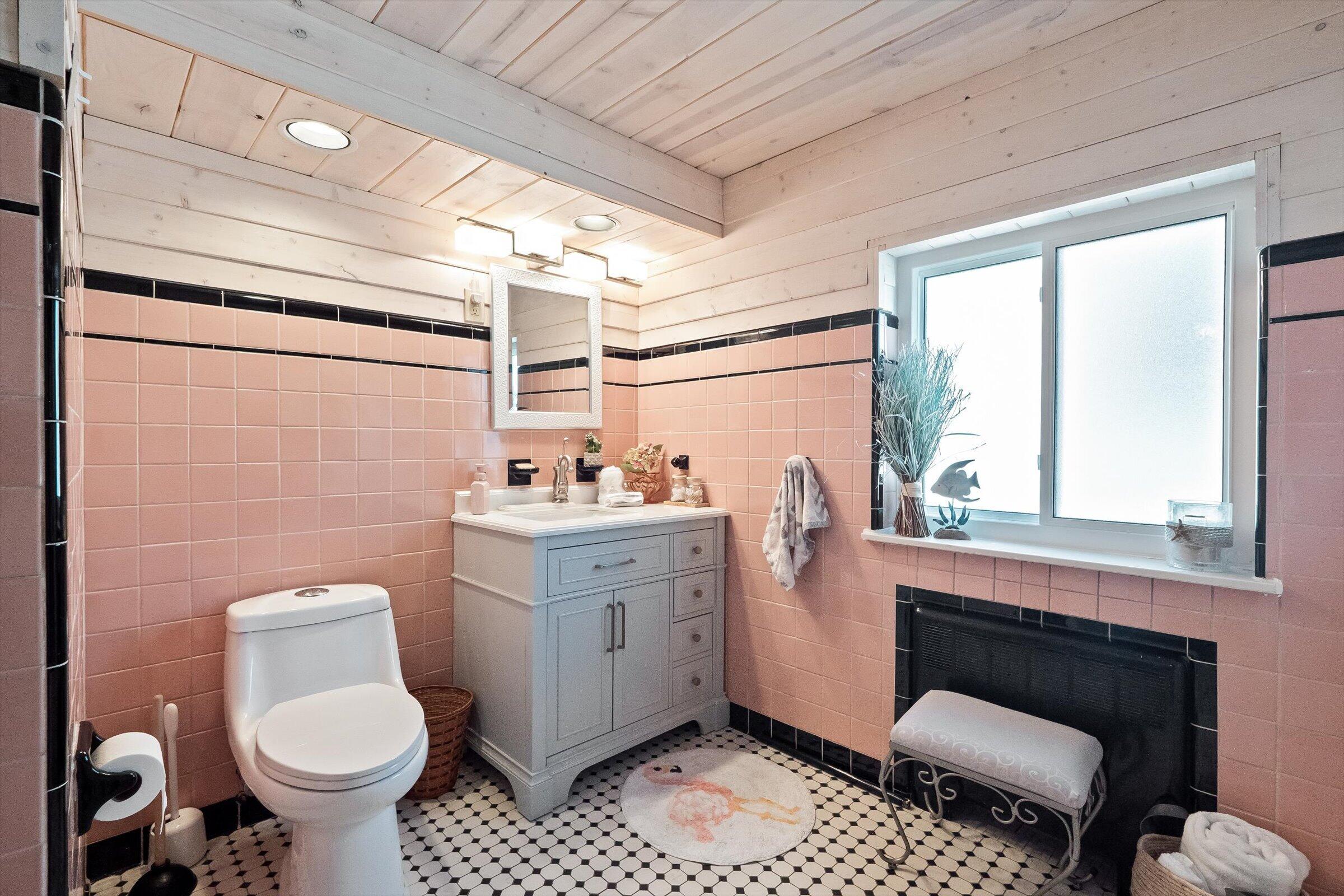 8115 Colony Drive Property Photo 29