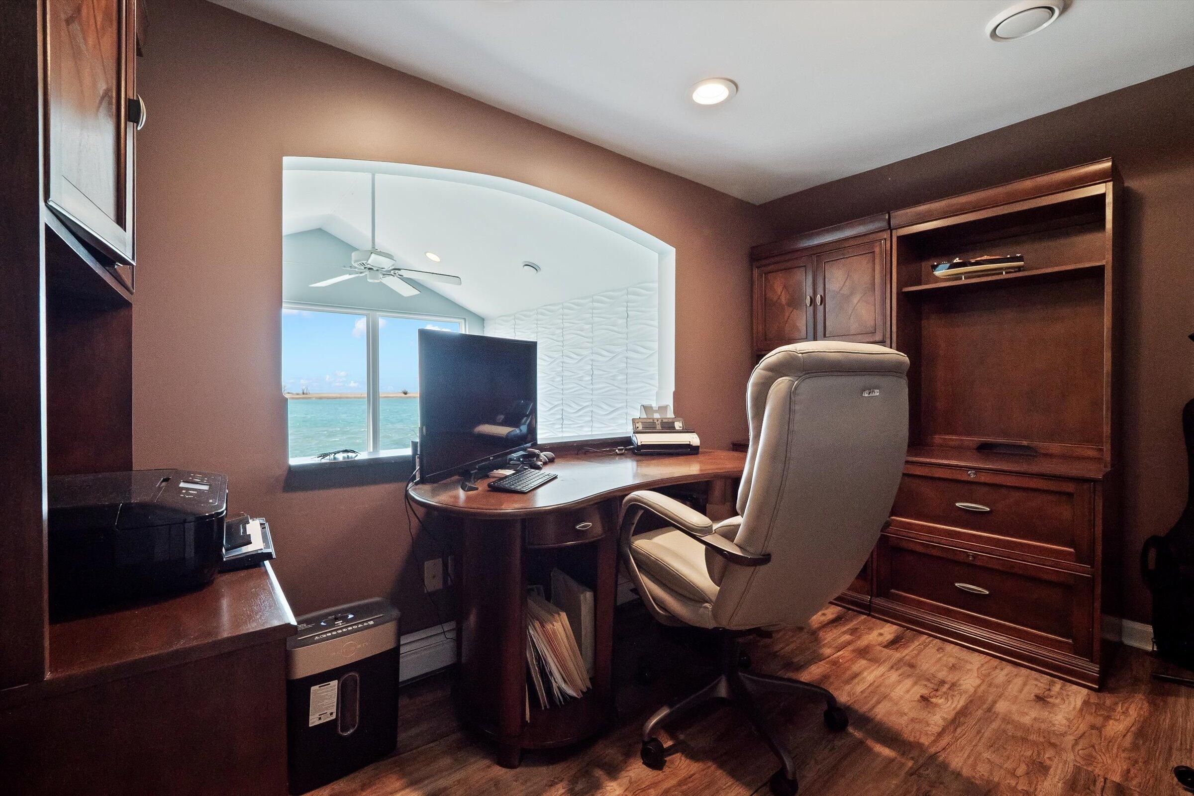 8115 Colony Drive Property Photo 31