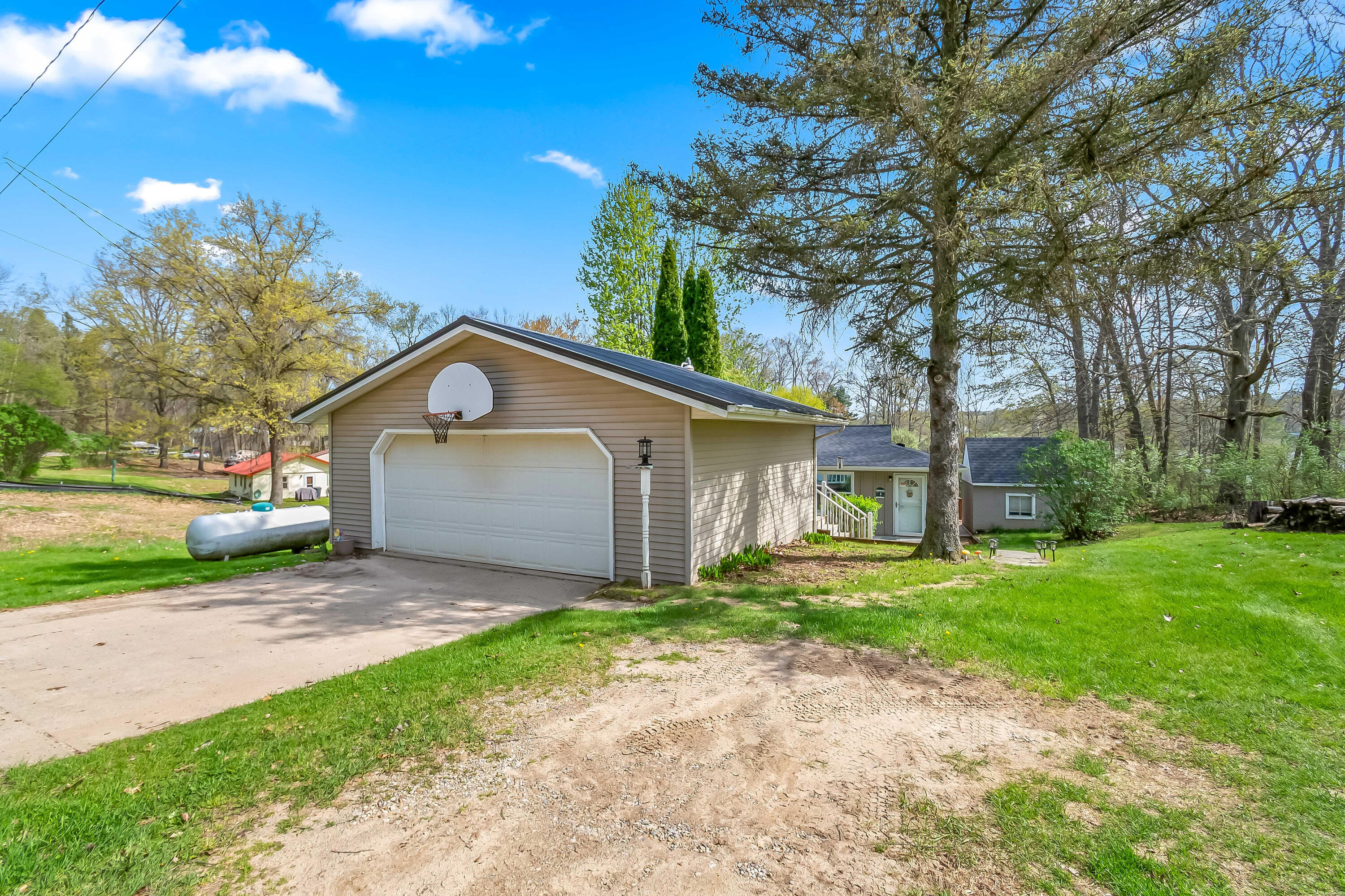 7901 Topinabee Drive Property Photo 34
