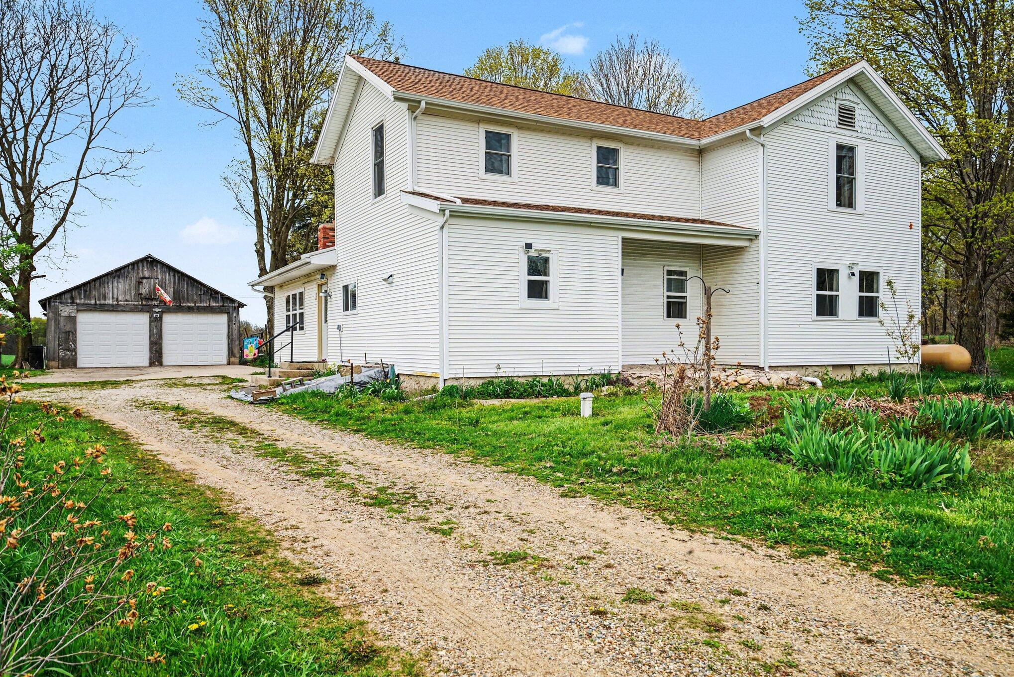 64554 M 40 Property Photo 1