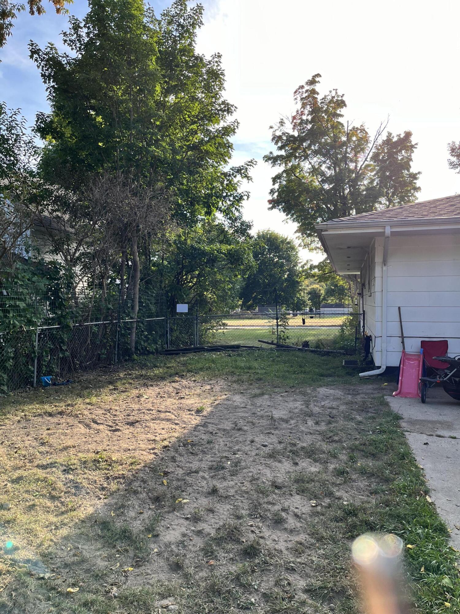 226 2nd Avenue Property Photo 6
