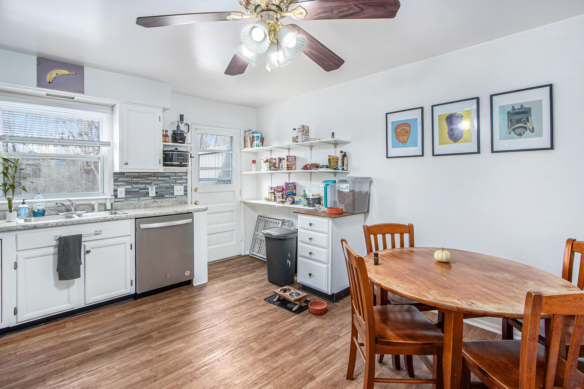 10477 S Sprinkle Road Property Photo 17