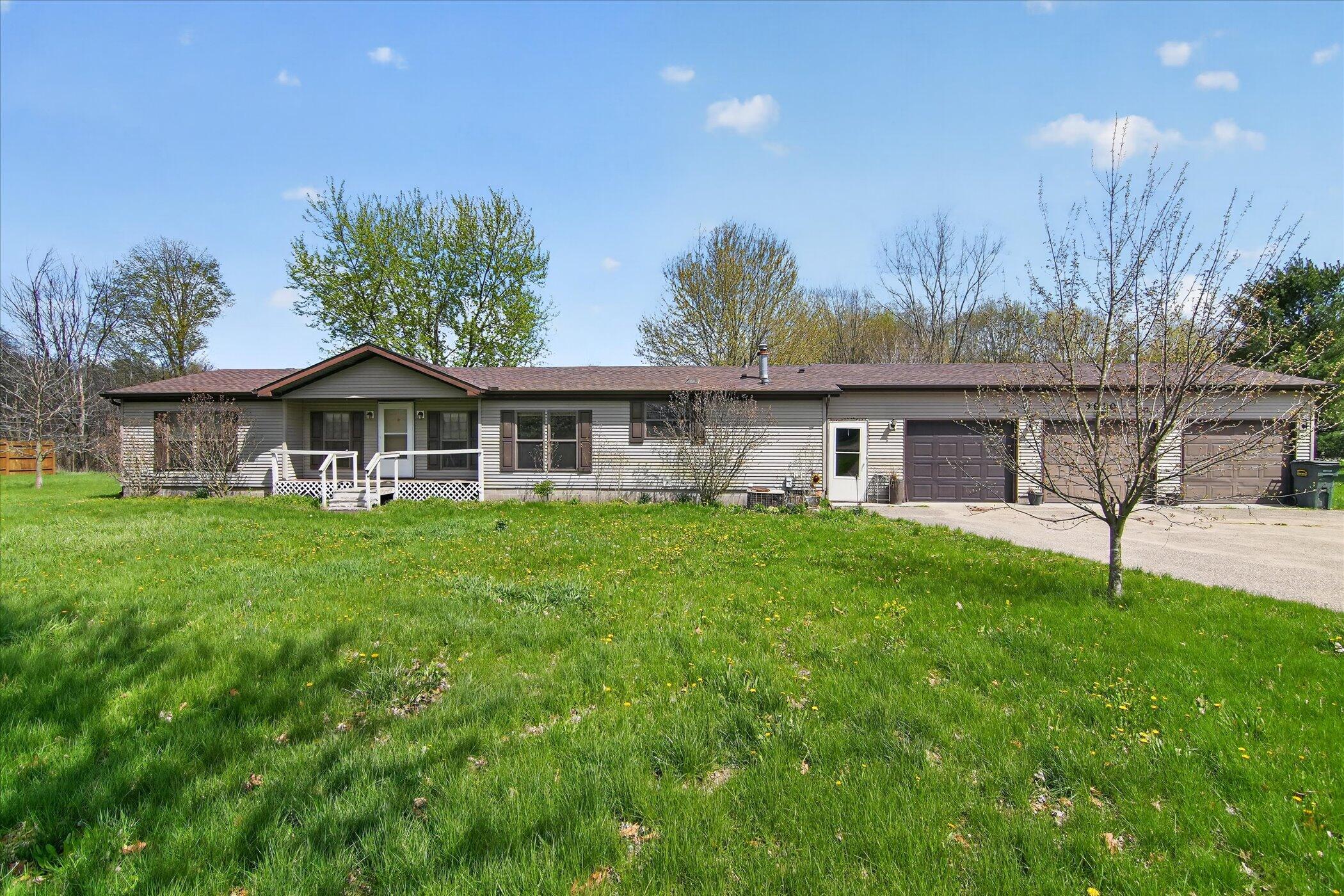 3810 9 1/2 Mile Road Property Photo 1