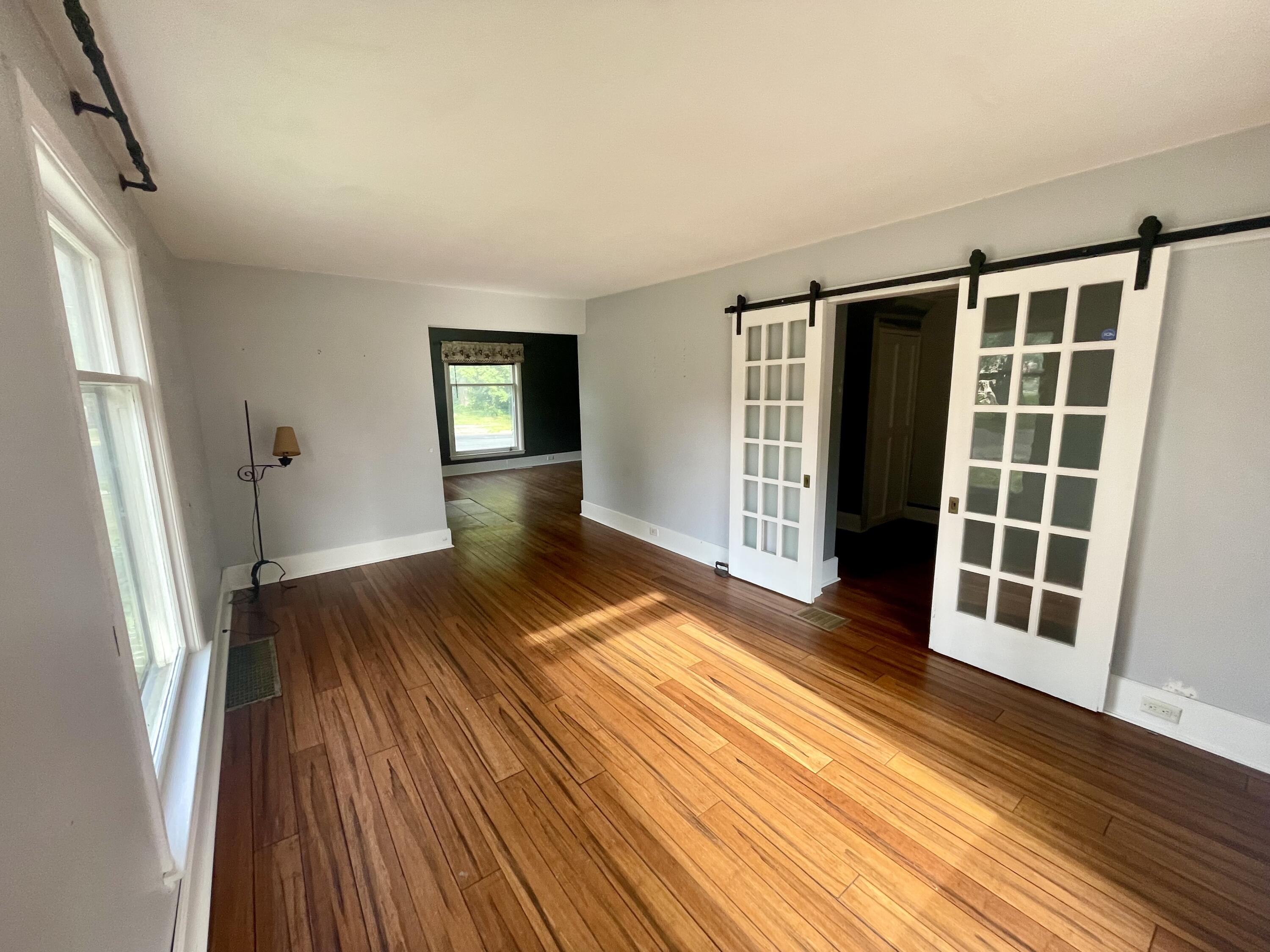 126 E South Street Property Photo 6