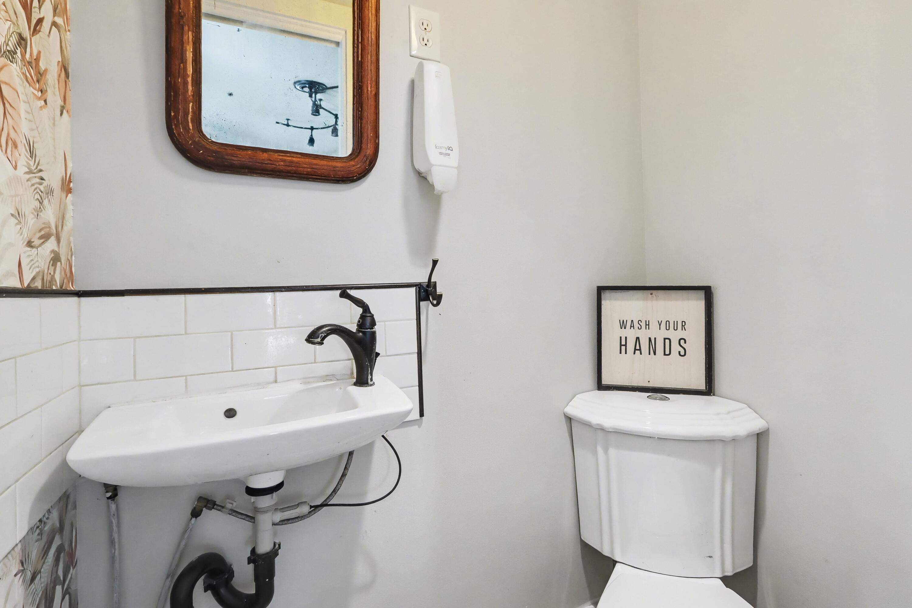 126 E South Street Property Photo 9
