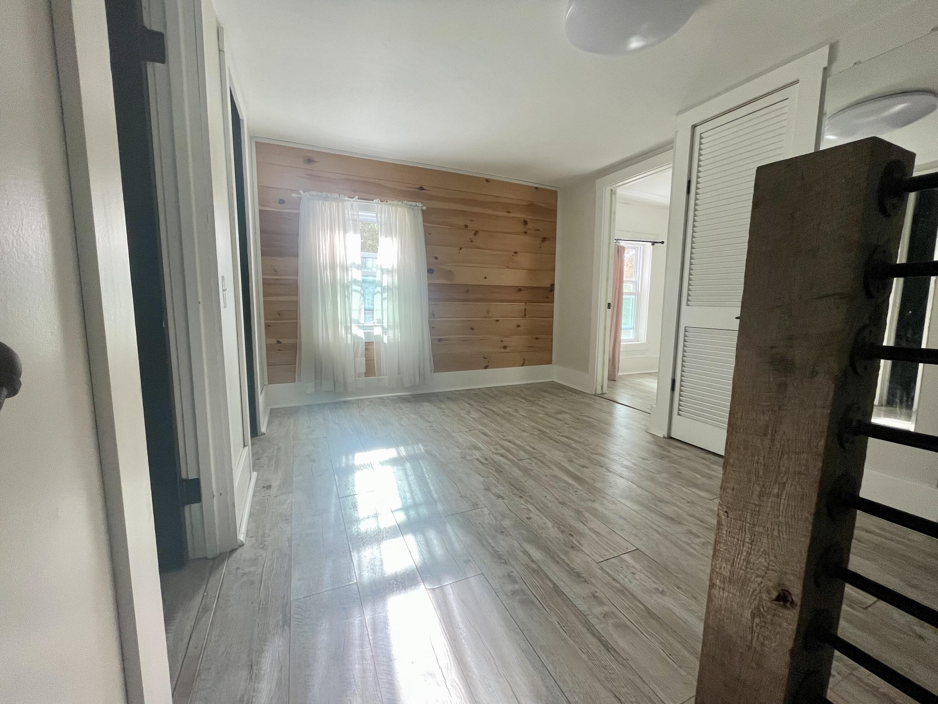 126 E South Street Property Photo 10