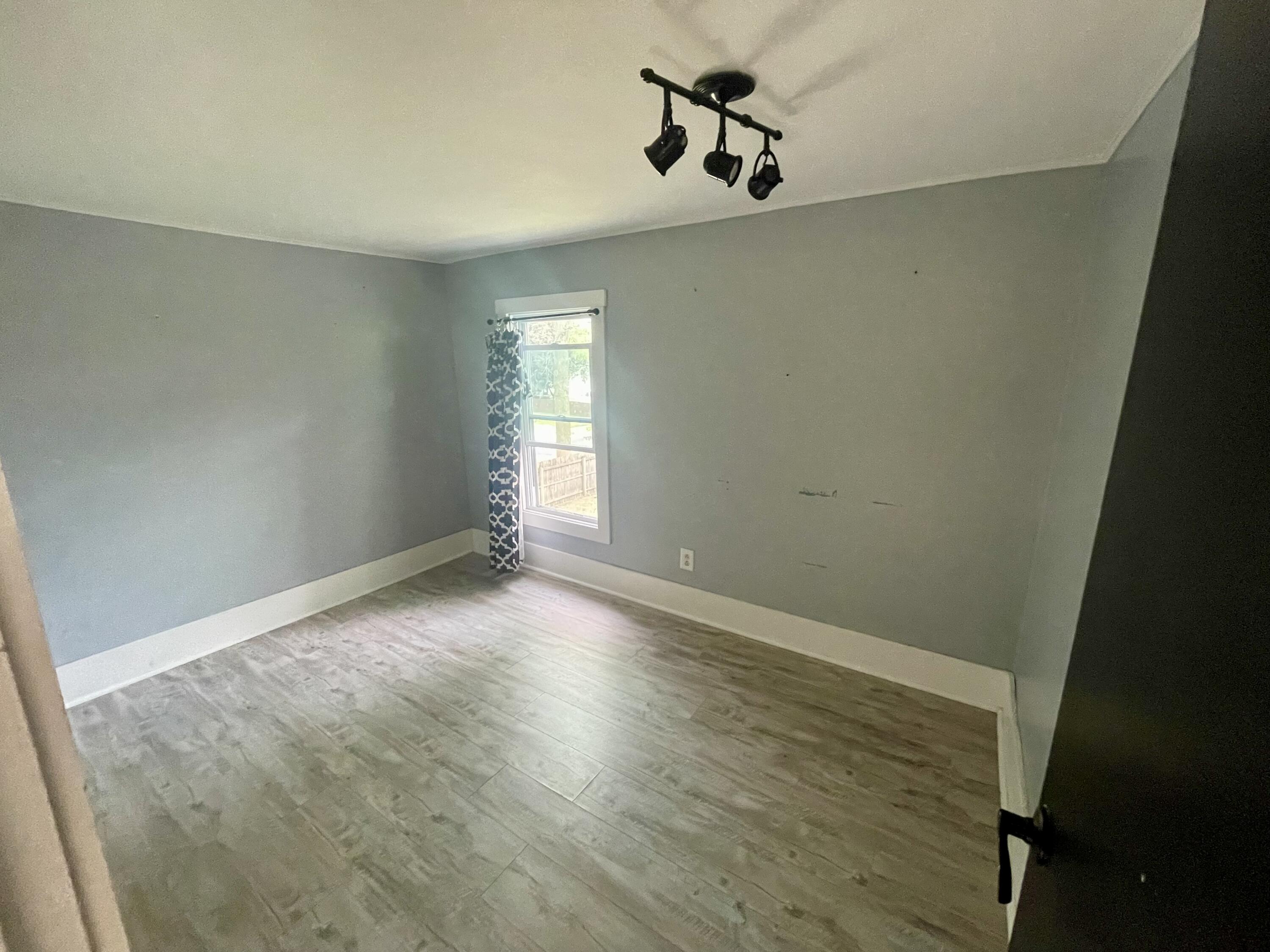 126 E South Street Property Photo 12