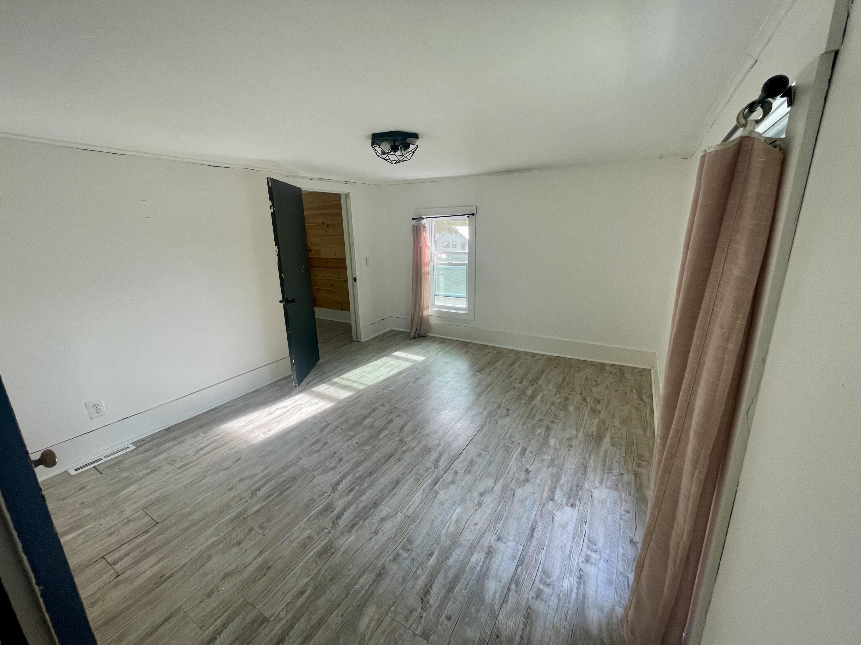 126 E South Street Property Photo 18