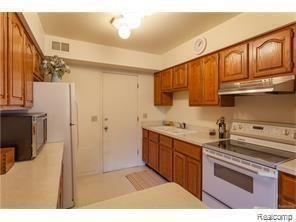 5117 Buckingham Drive Property Photo 8