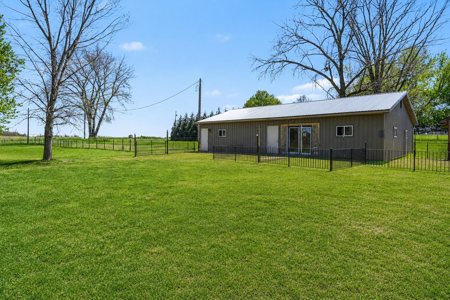 52290 Townhall Road Property Photo 3