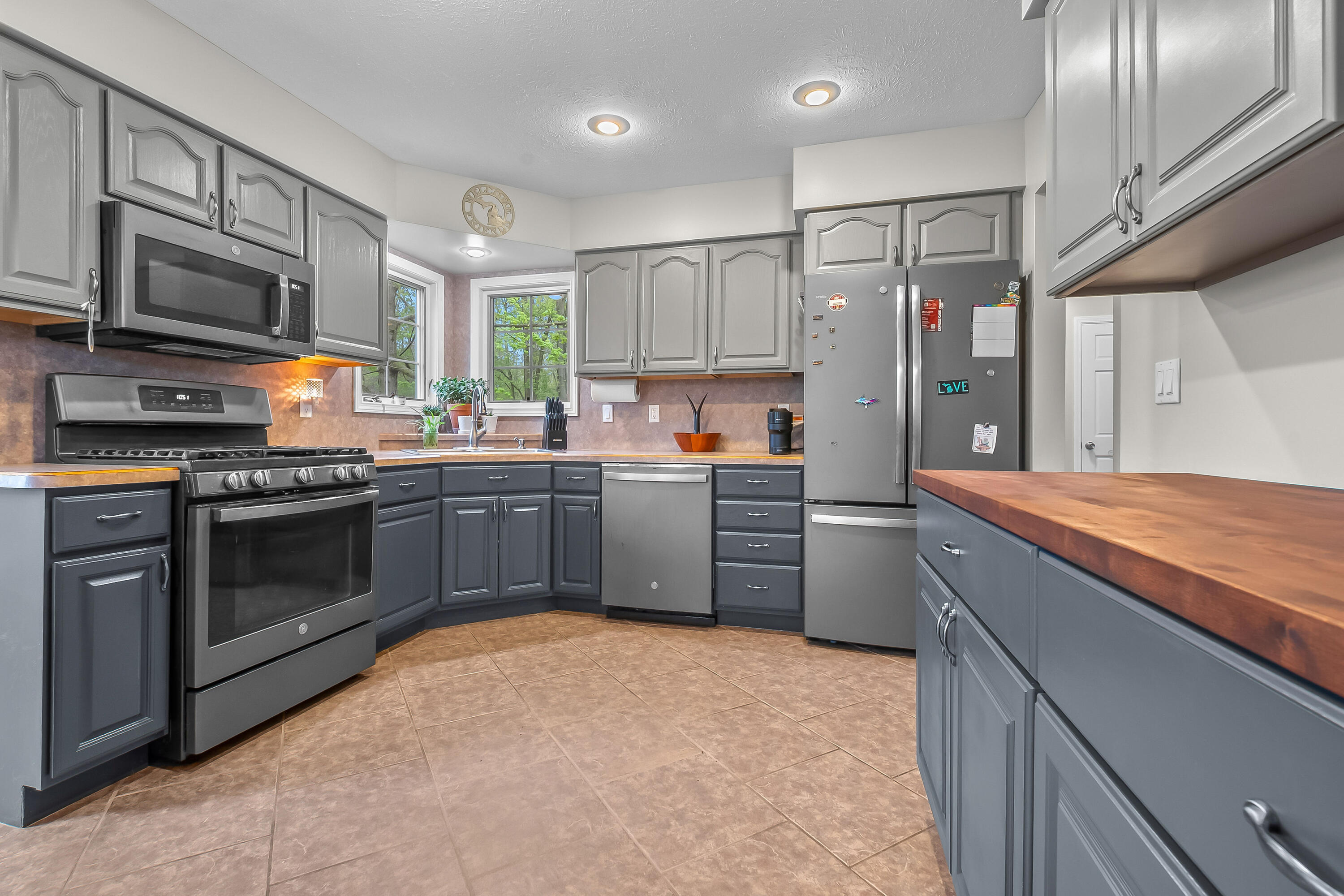 245 W Girard Road Property Photo 17