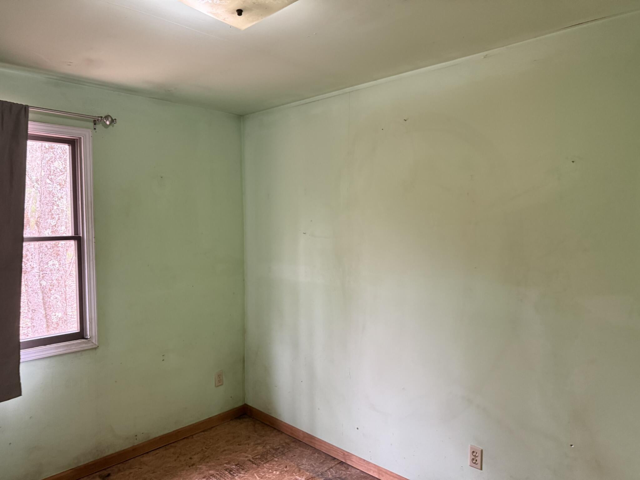 14995 N River Road Property Photo 8
