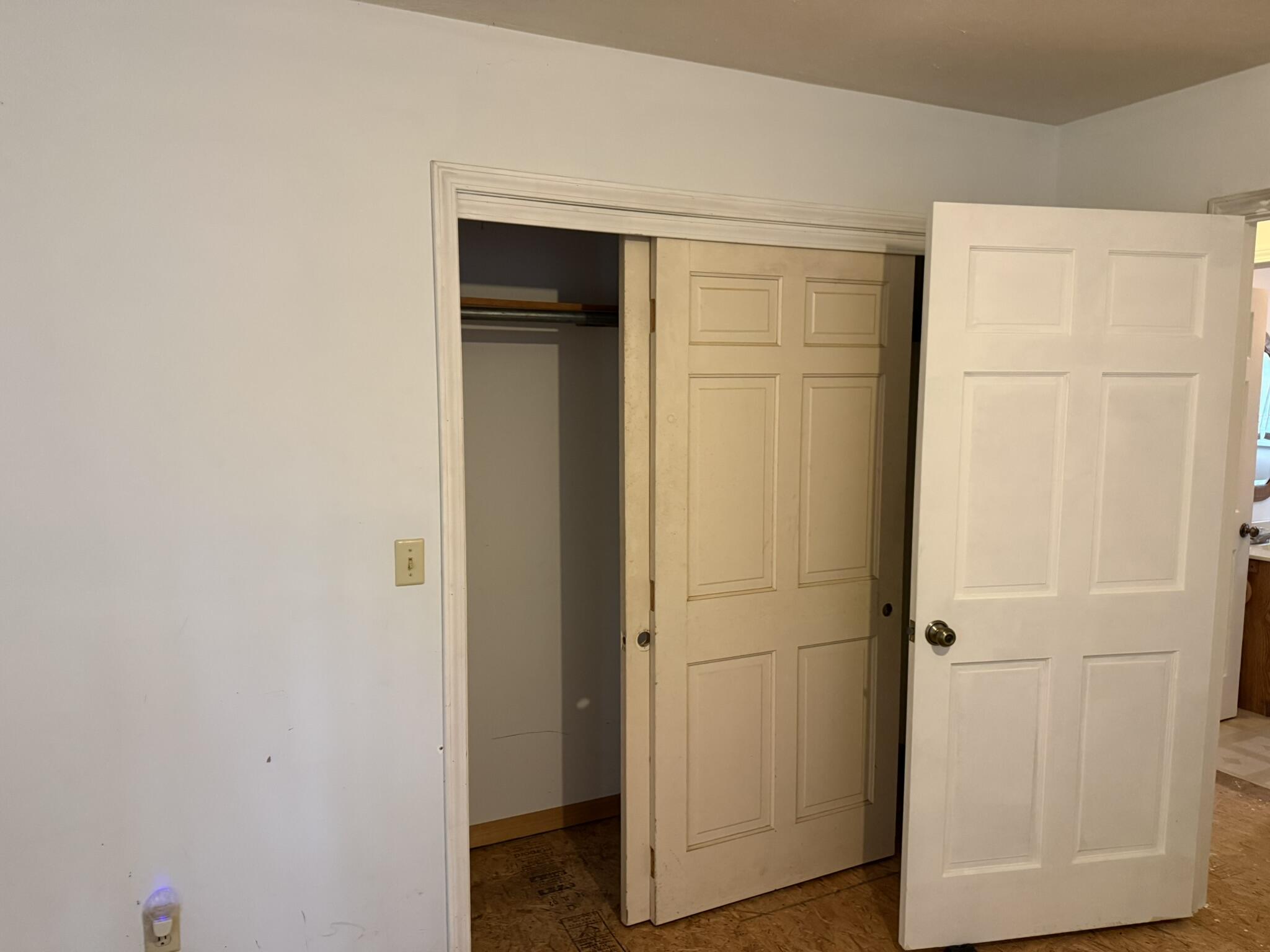 14995 N River Road Property Photo 10
